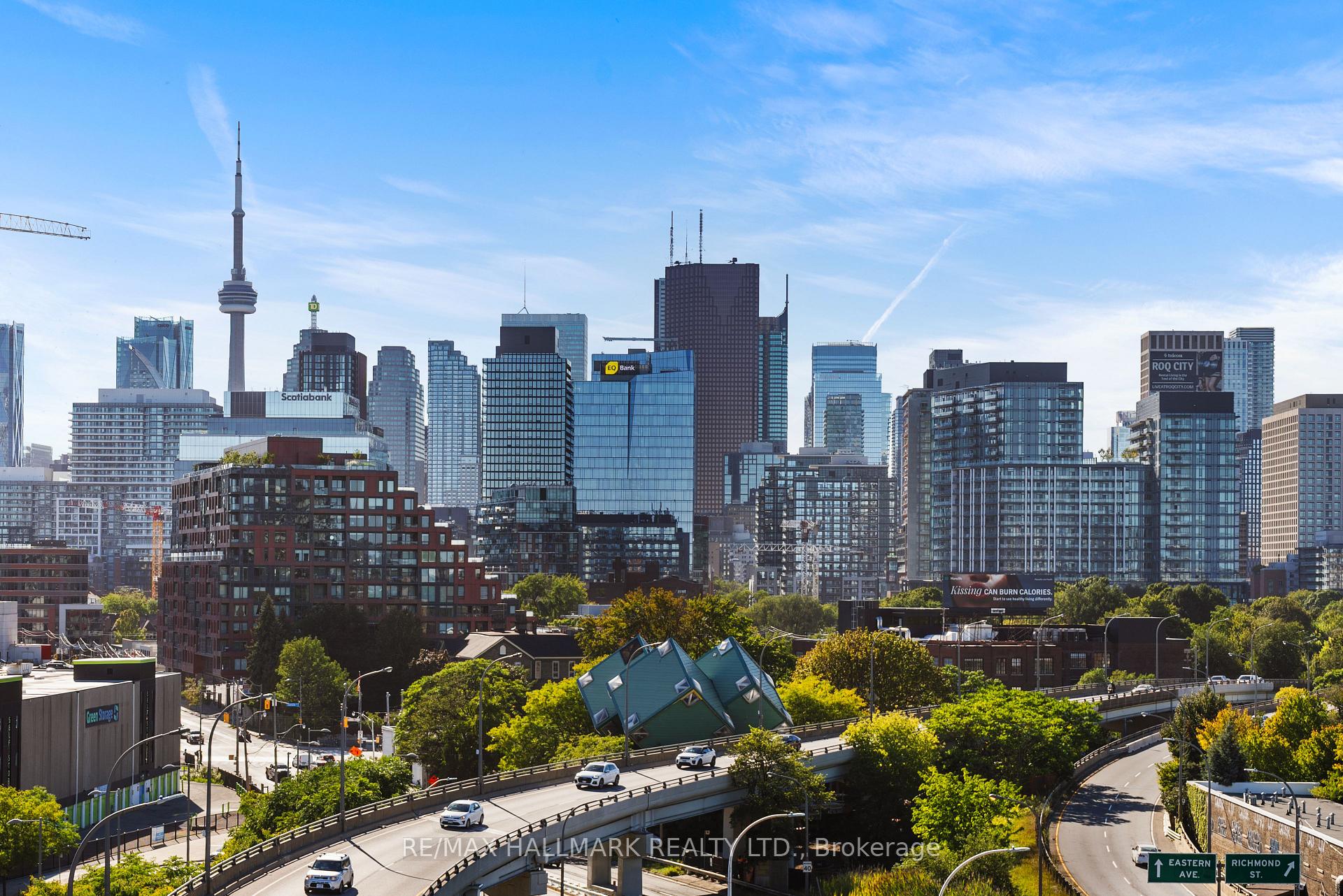 21 Lawren Harris Square 709, Toronto Unit: 709