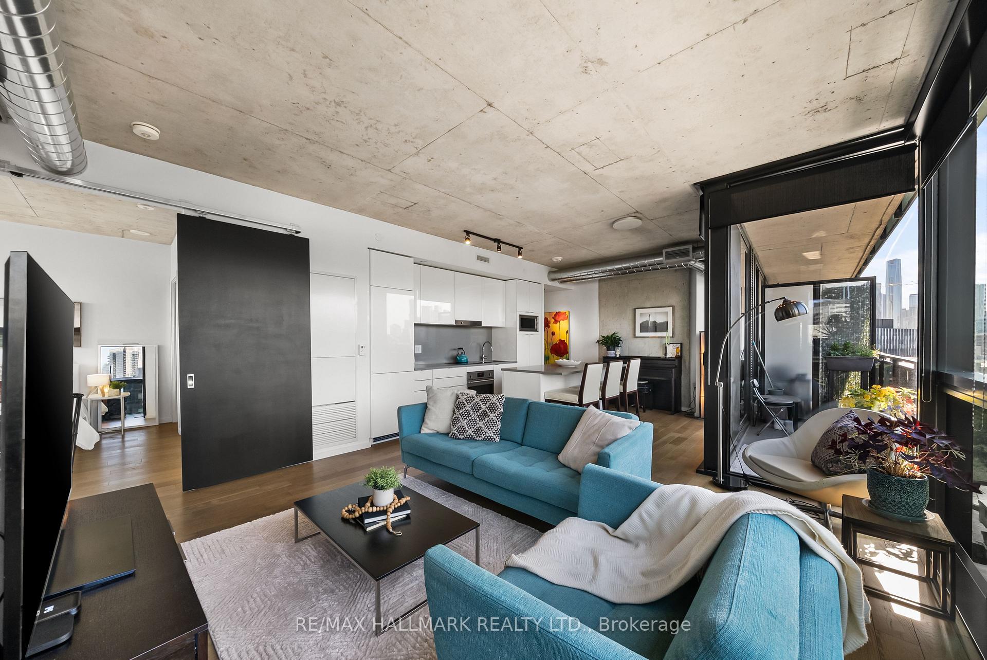 21 Lawren Harris Square 709, Toronto Unit: 709