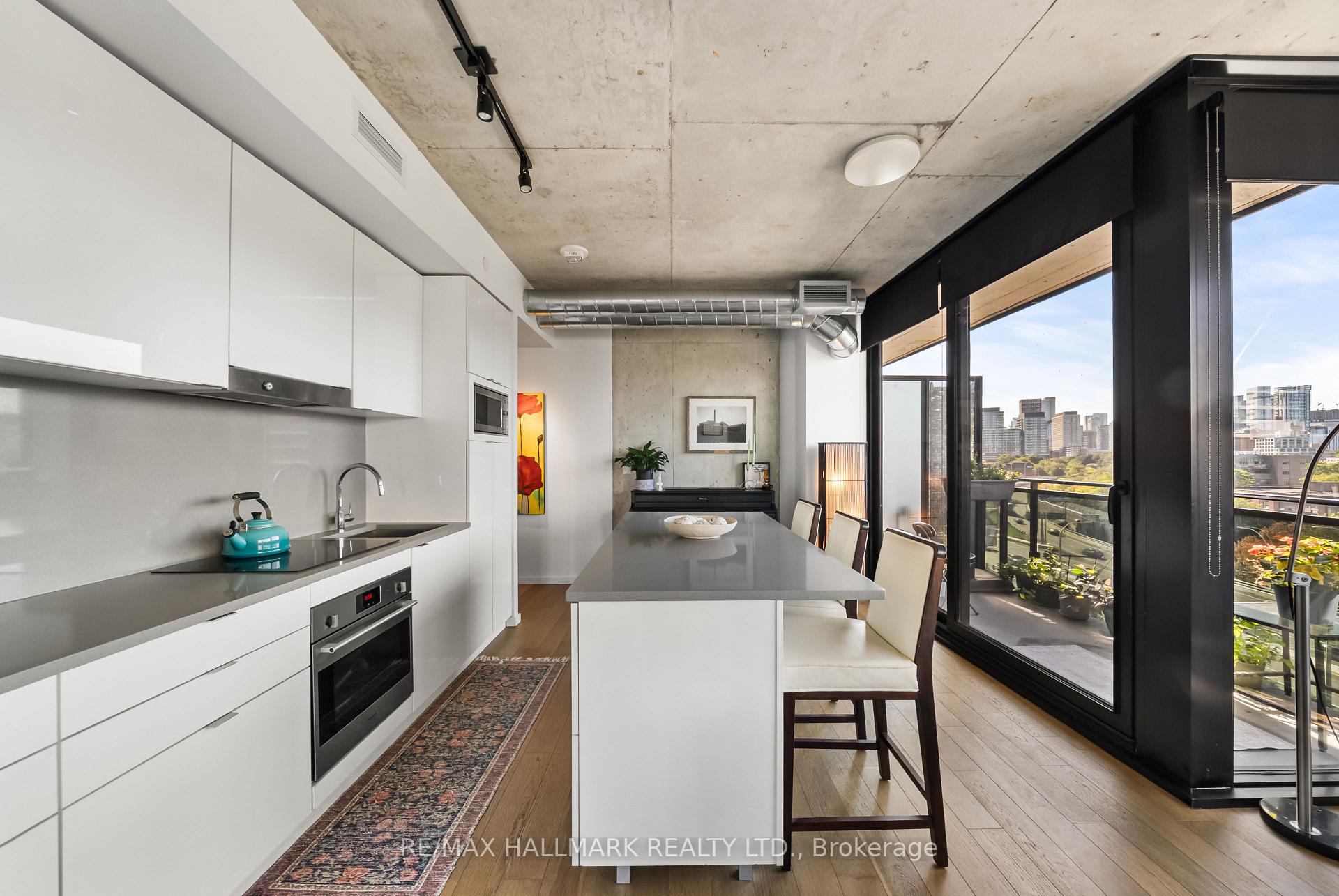 21 Lawren Harris Square 709, Toronto Unit: 709