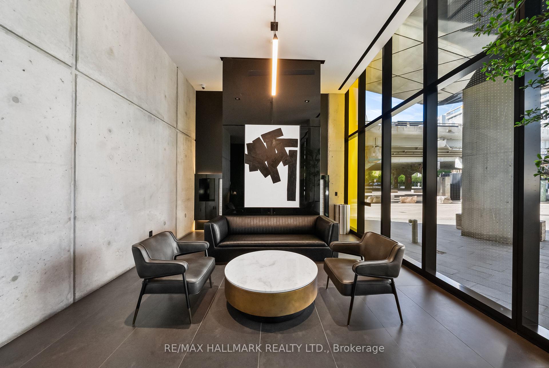 21 Lawren Harris Square 709, Toronto Unit: 709