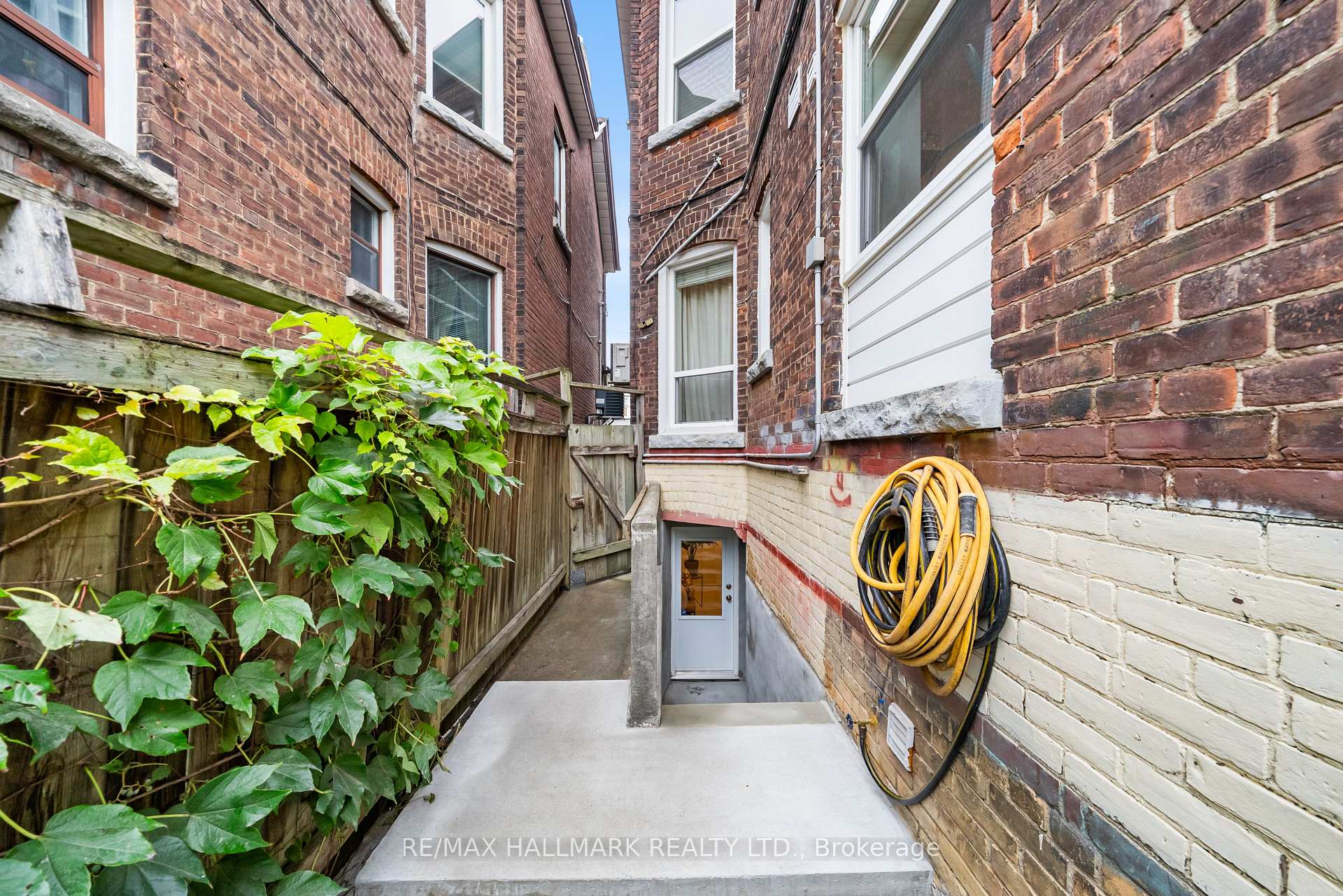 628 Ossington Avenue, Toronto