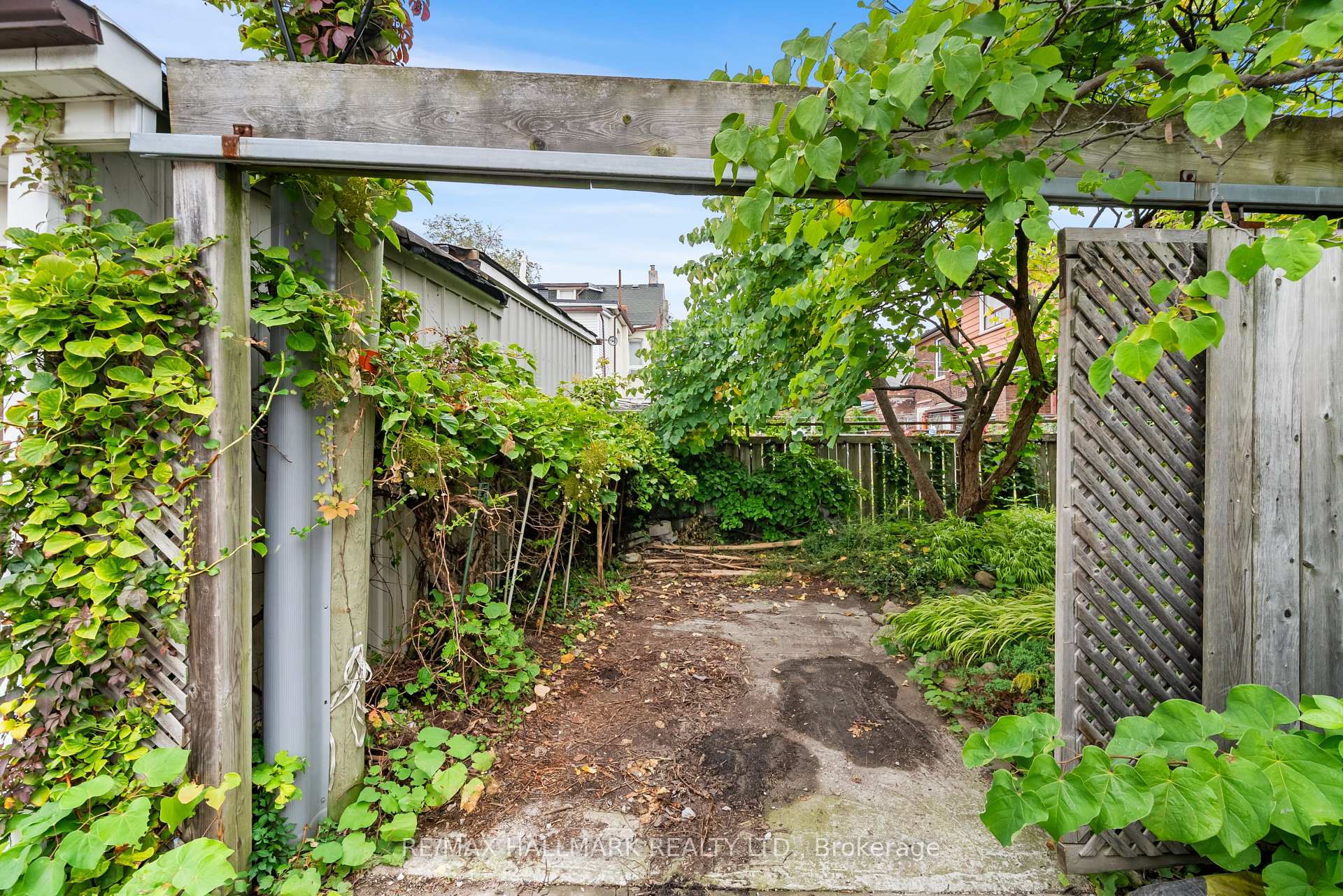 628 Ossington Avenue, Toronto