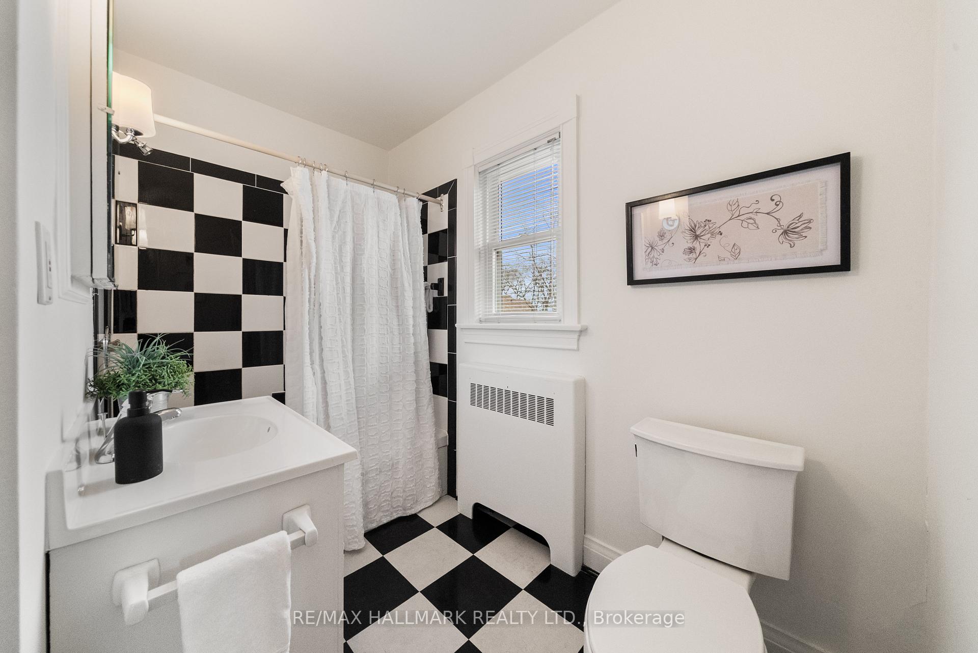 7 Queensgrove Road