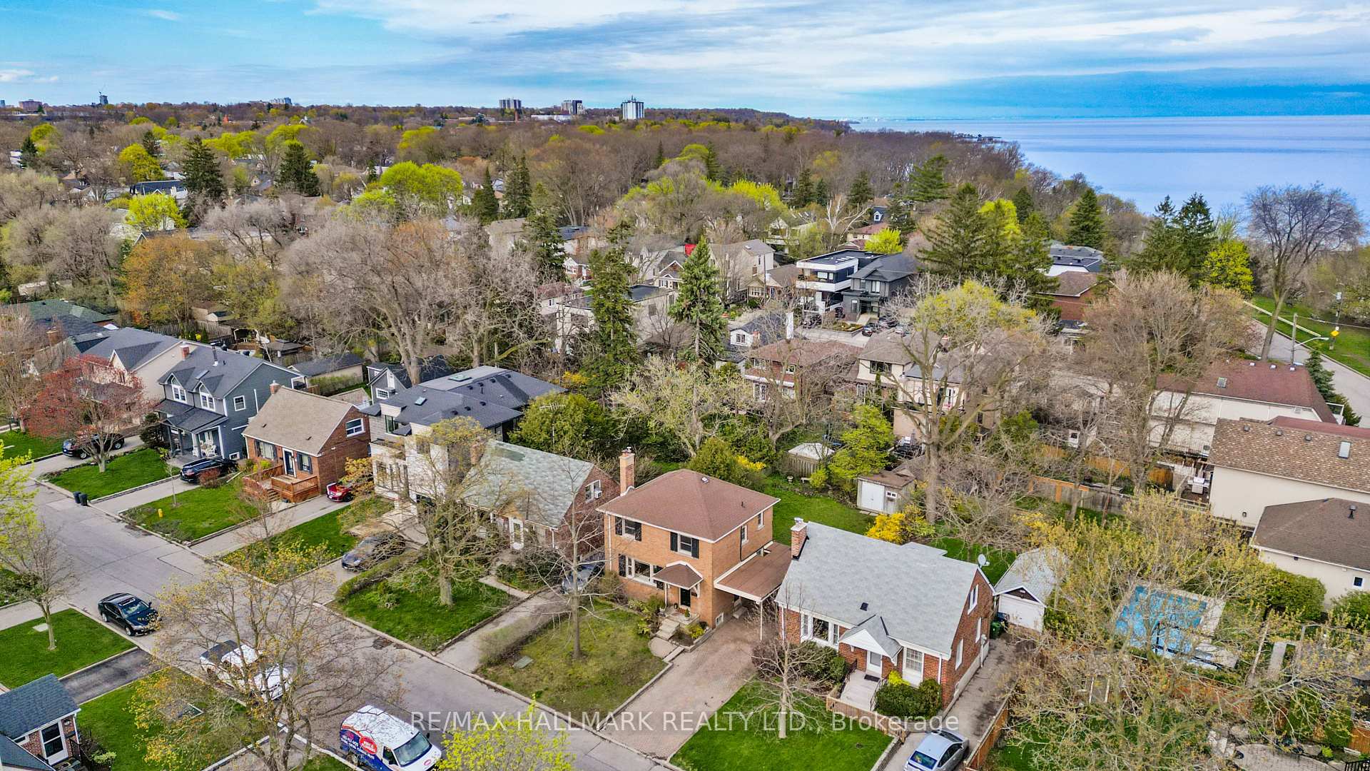 7 Queensgrove Road