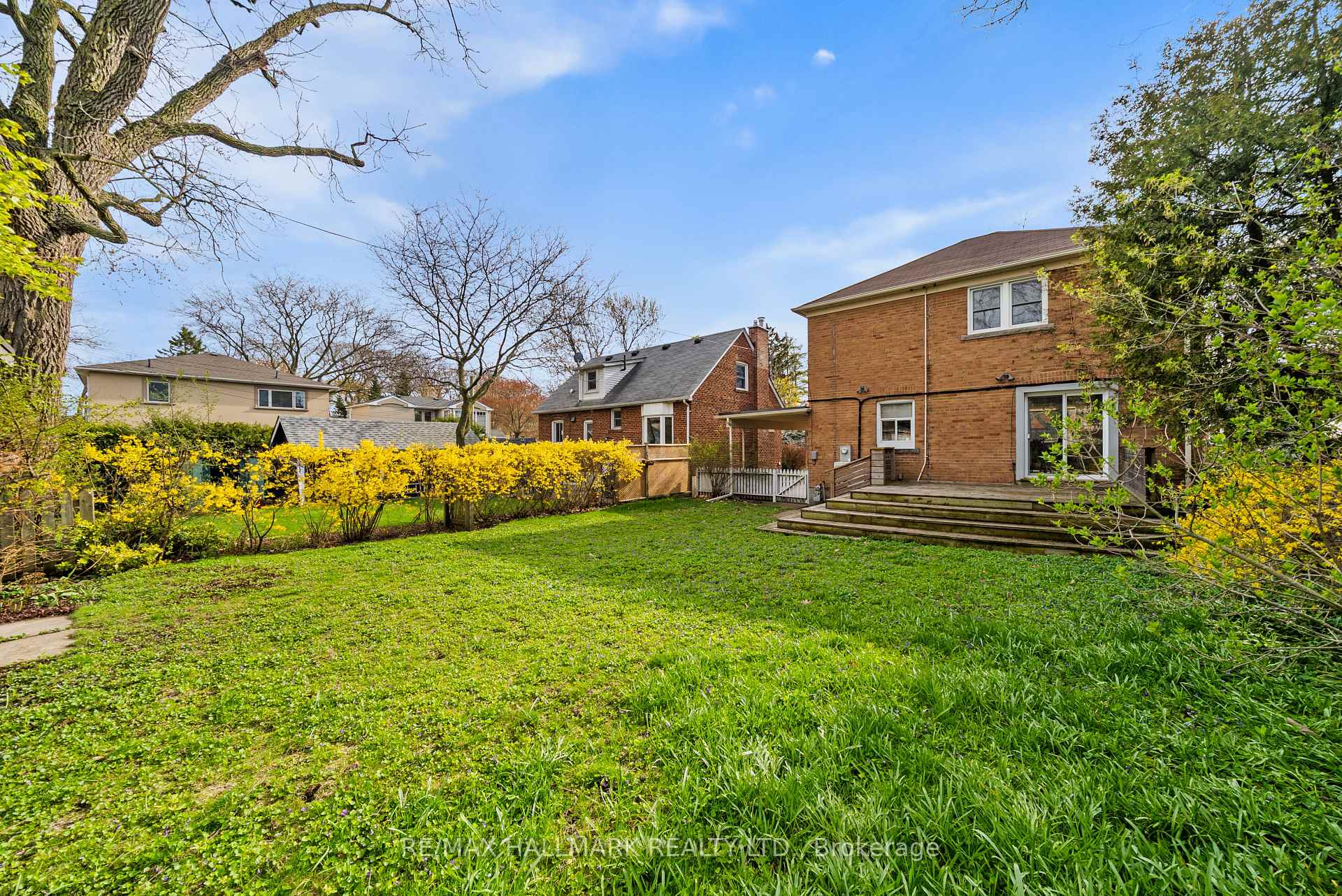 7 Queensgrove Road