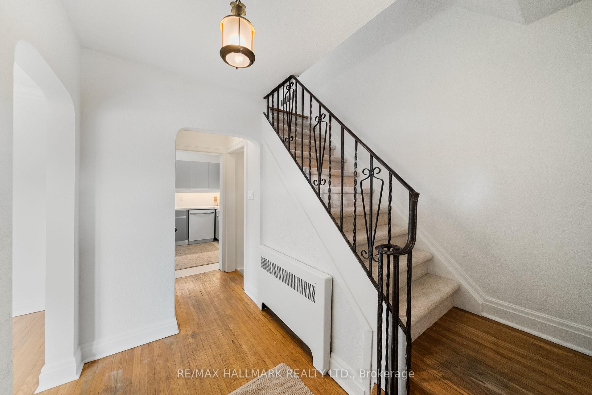 7 Queensgrove Road
