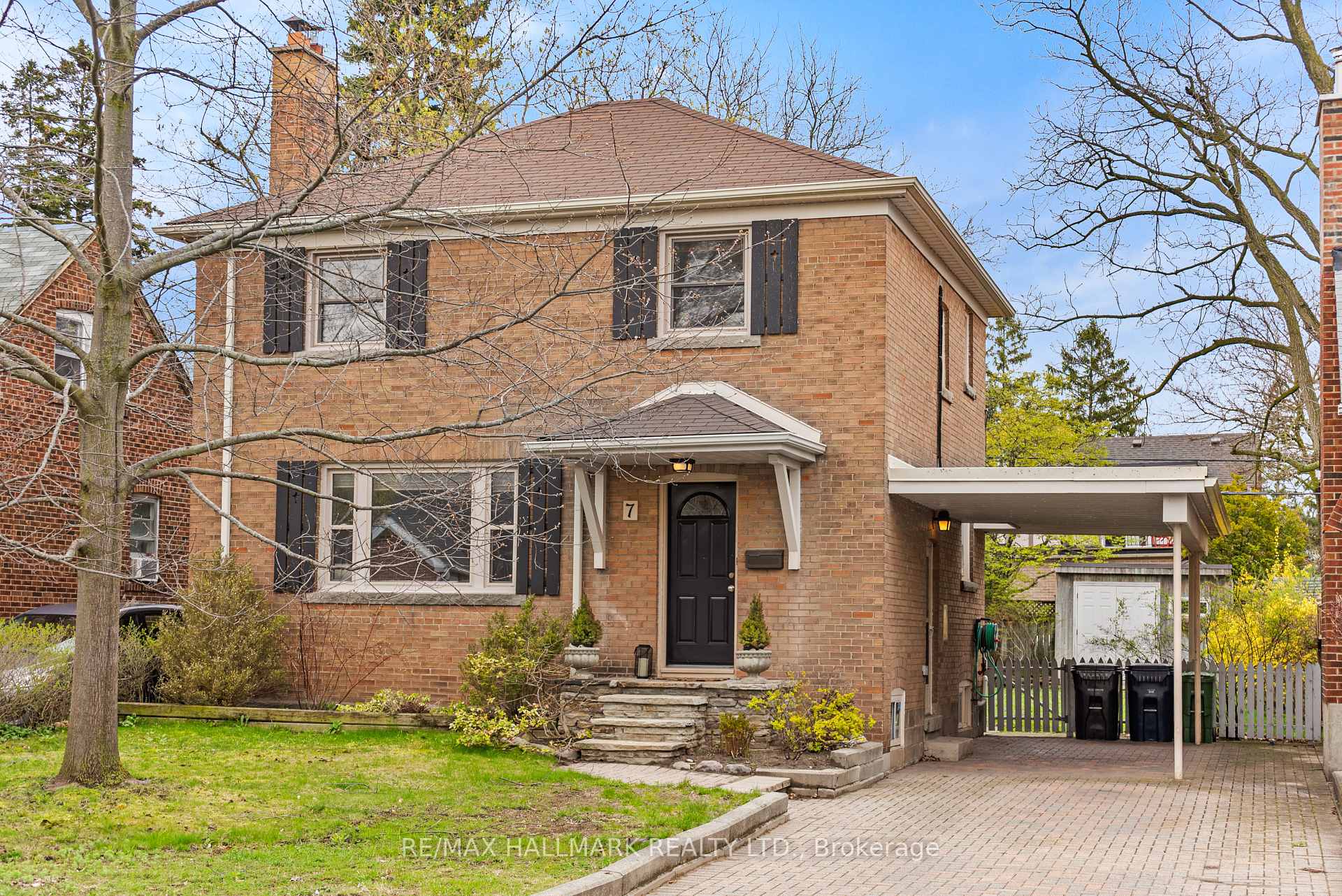 7 Queensgrove Road