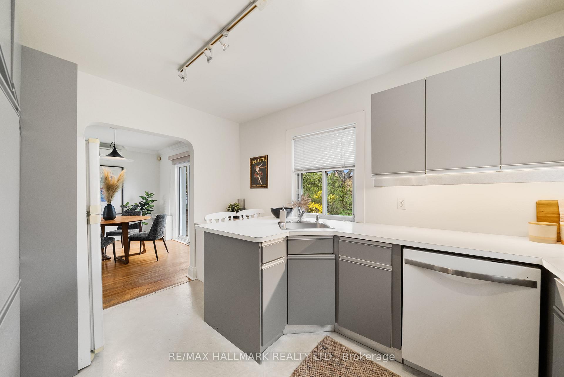 7 Queensgrove Road