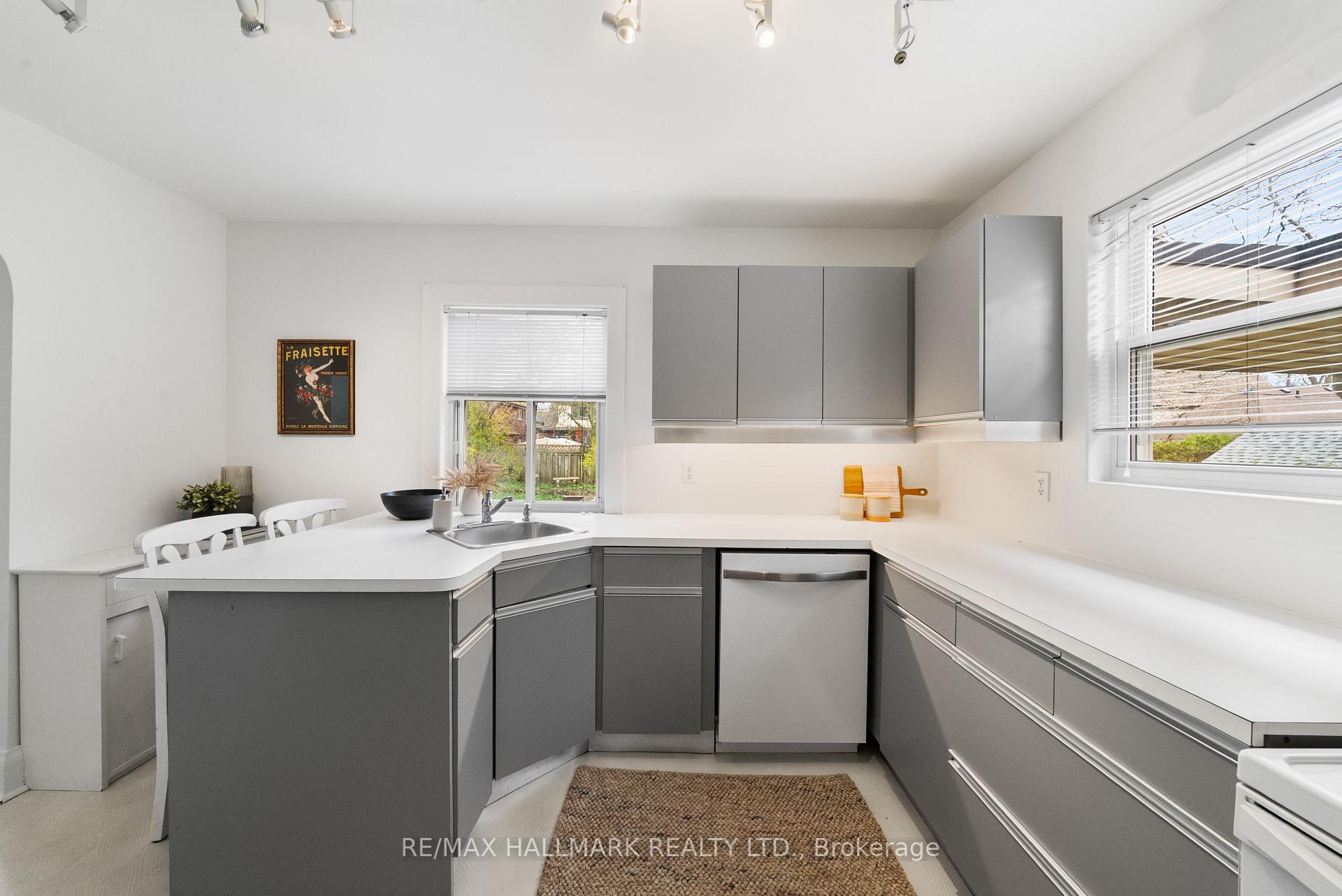 7 Queensgrove Road