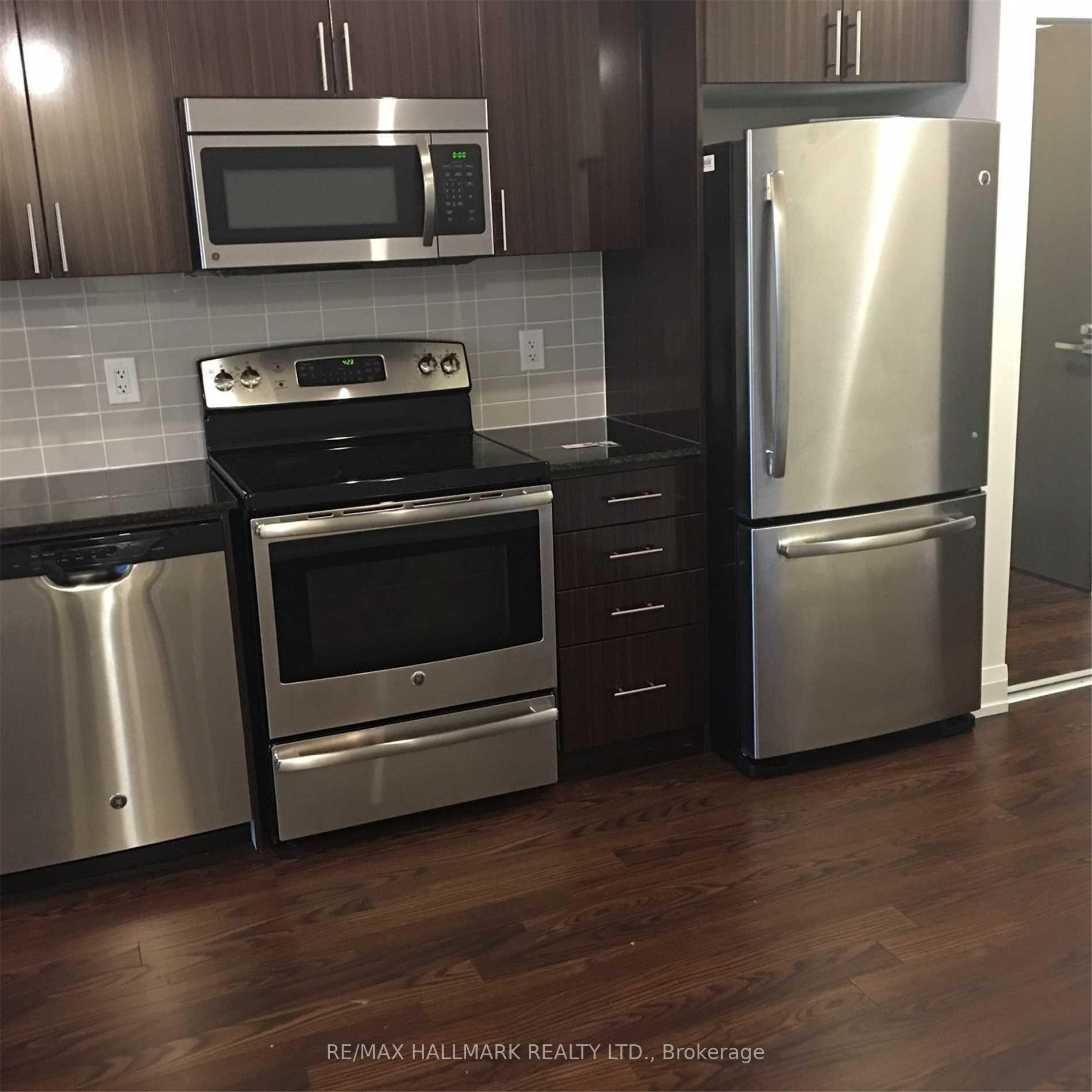 7161 Yonge Street 2435