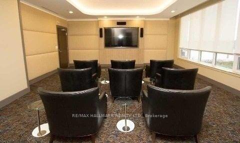 7161 Yonge Street 2435