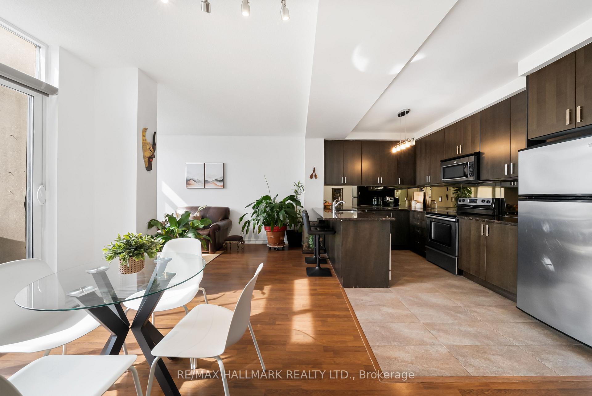 9235 Jane Street 1609