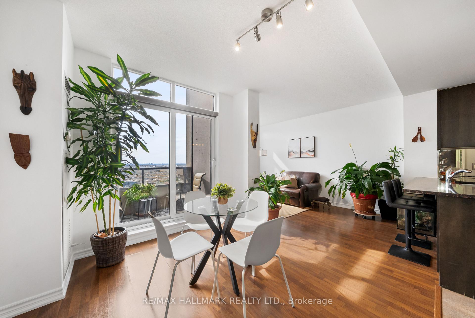 9235 Jane Street 1609