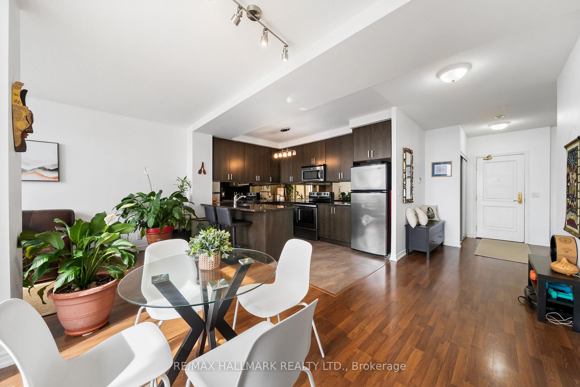 9235 Jane Street 1609