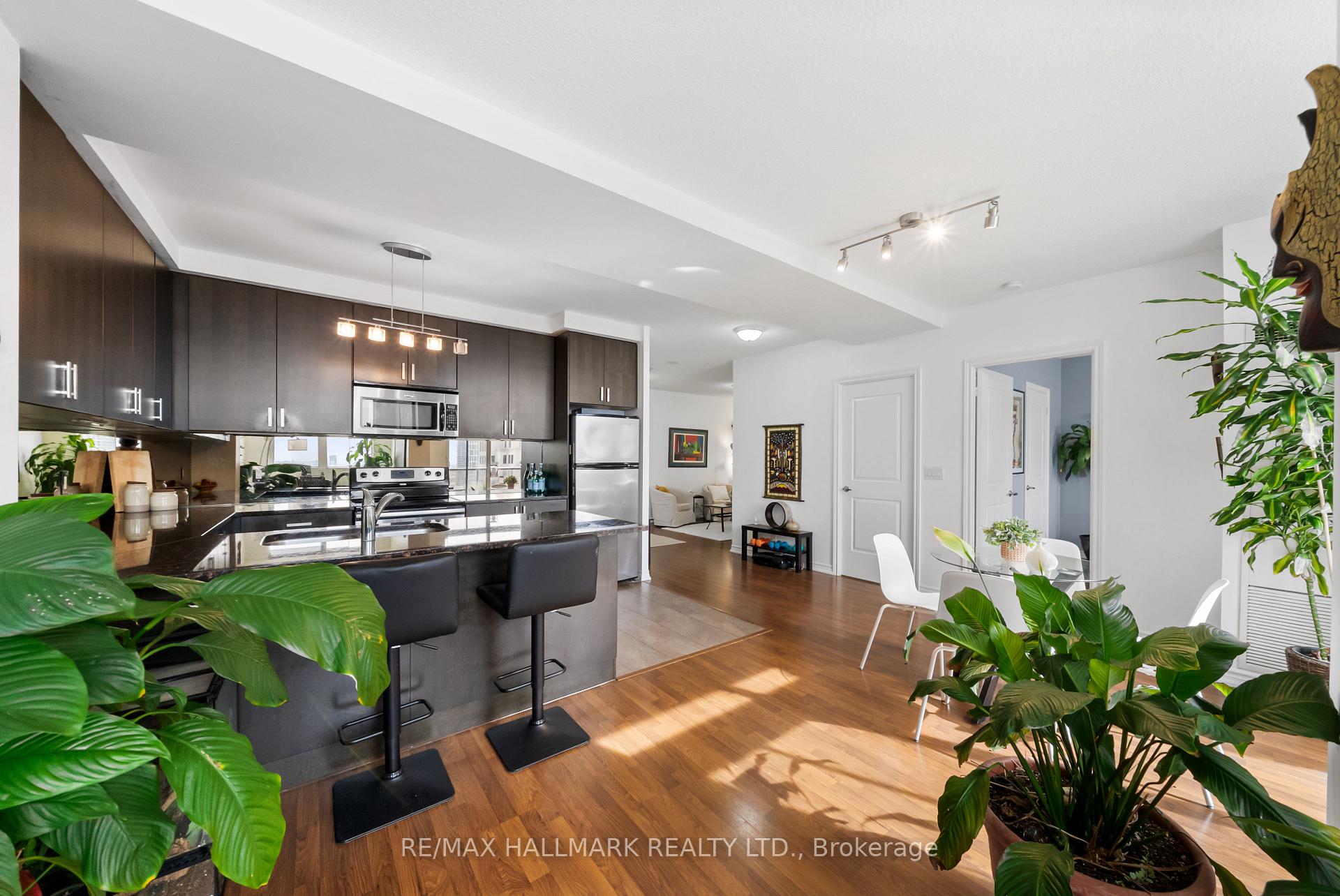 9235 Jane Street 1609