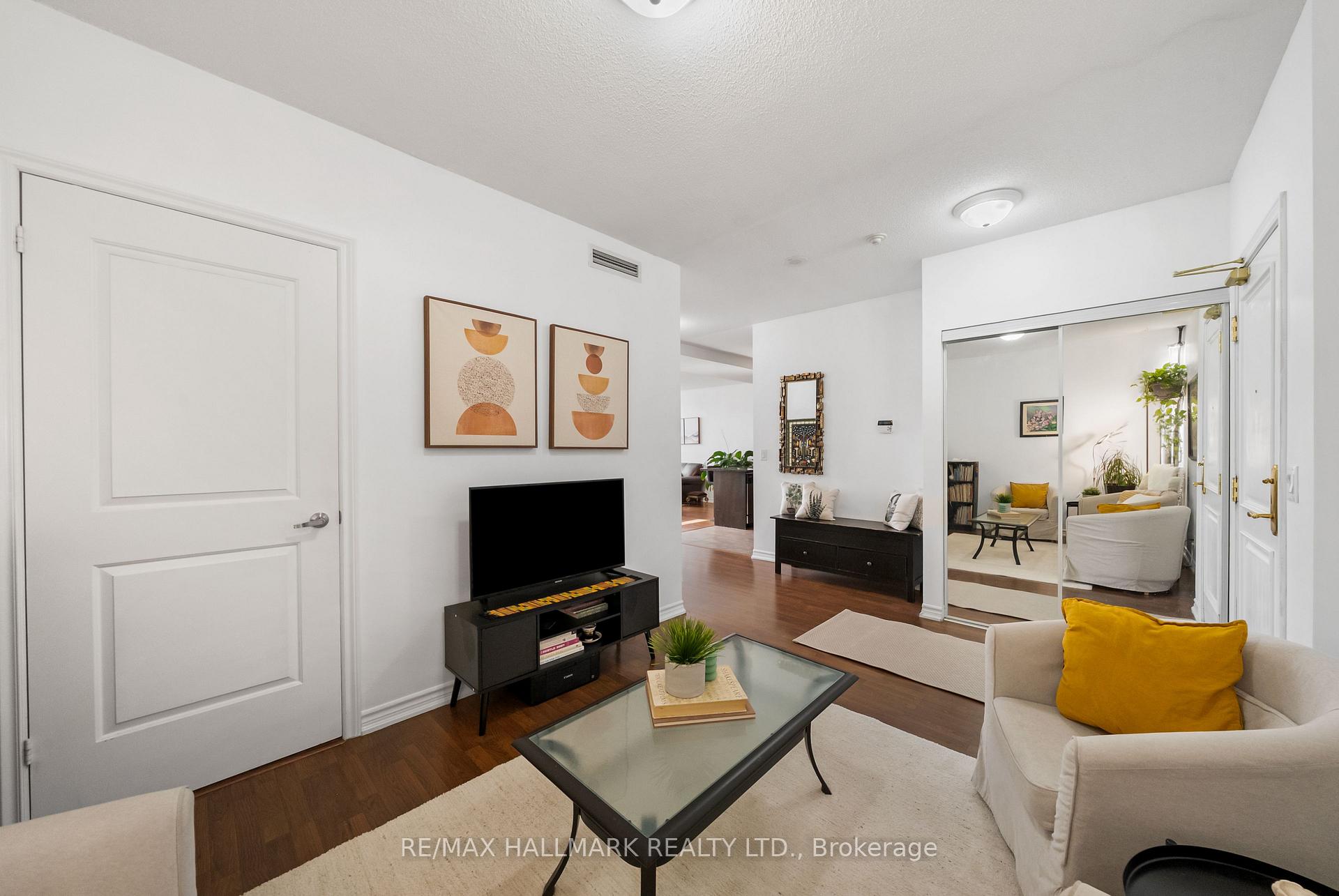 9235 Jane Street 1609