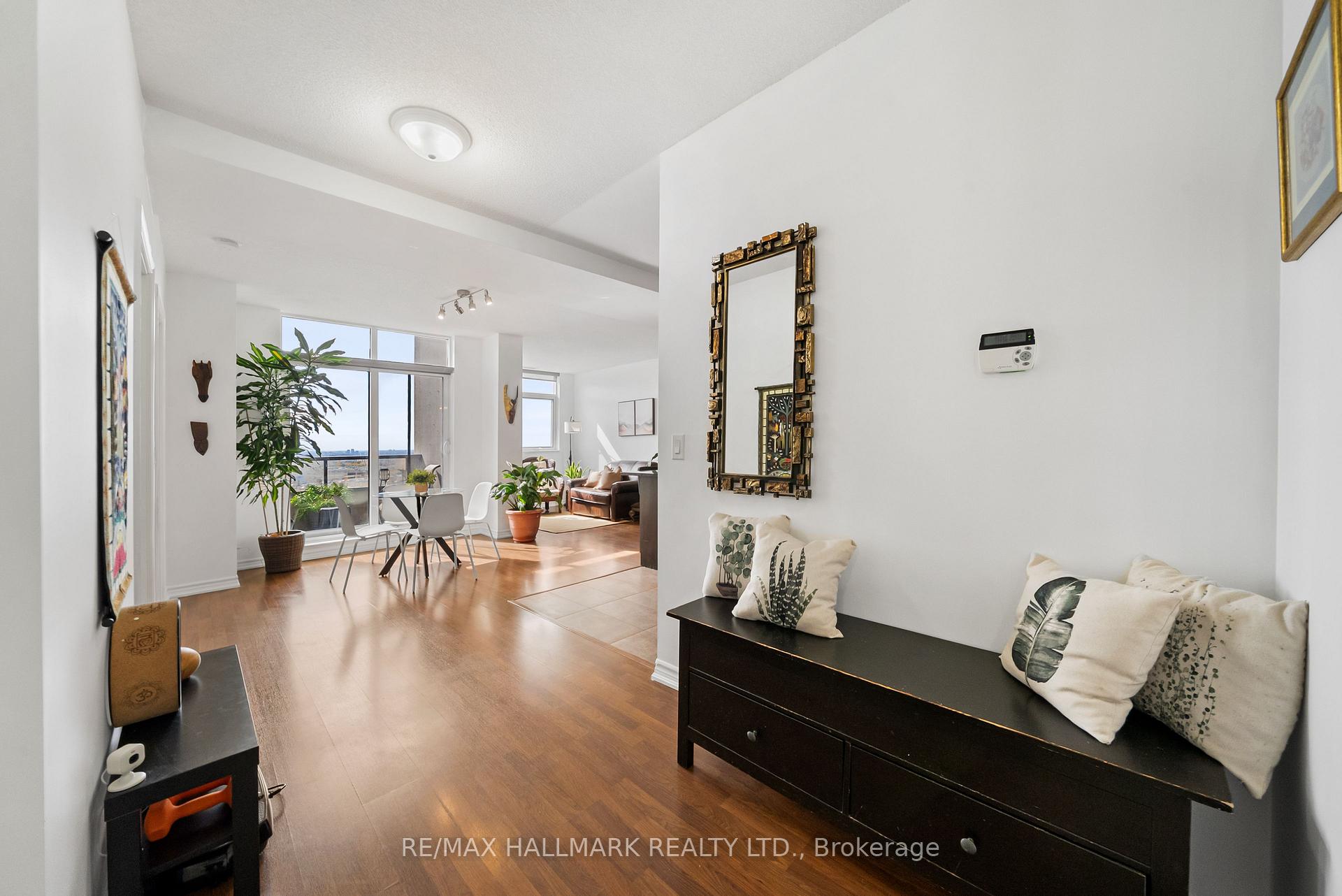 9235 Jane Street 1609