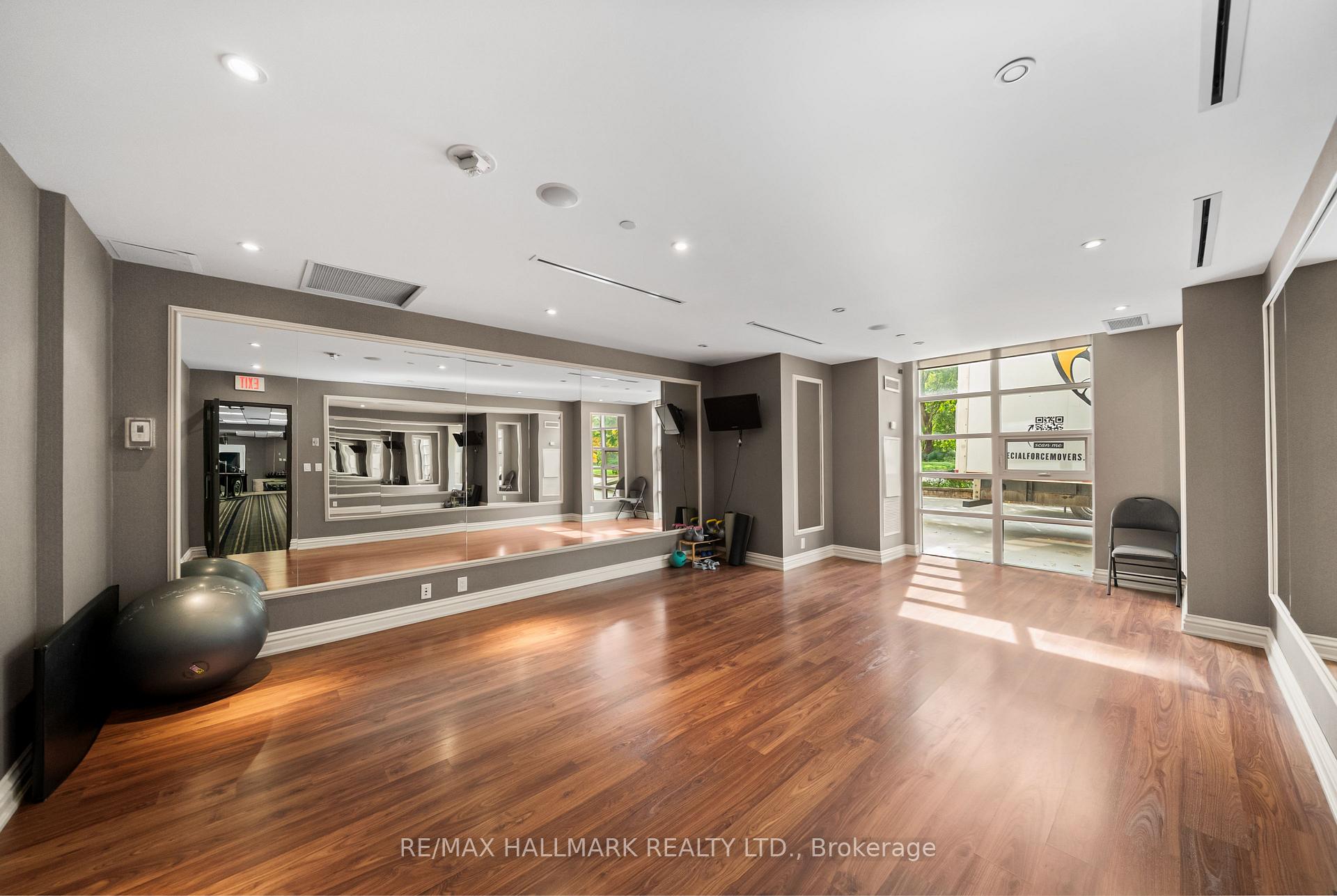 9235 Jane Street 1609