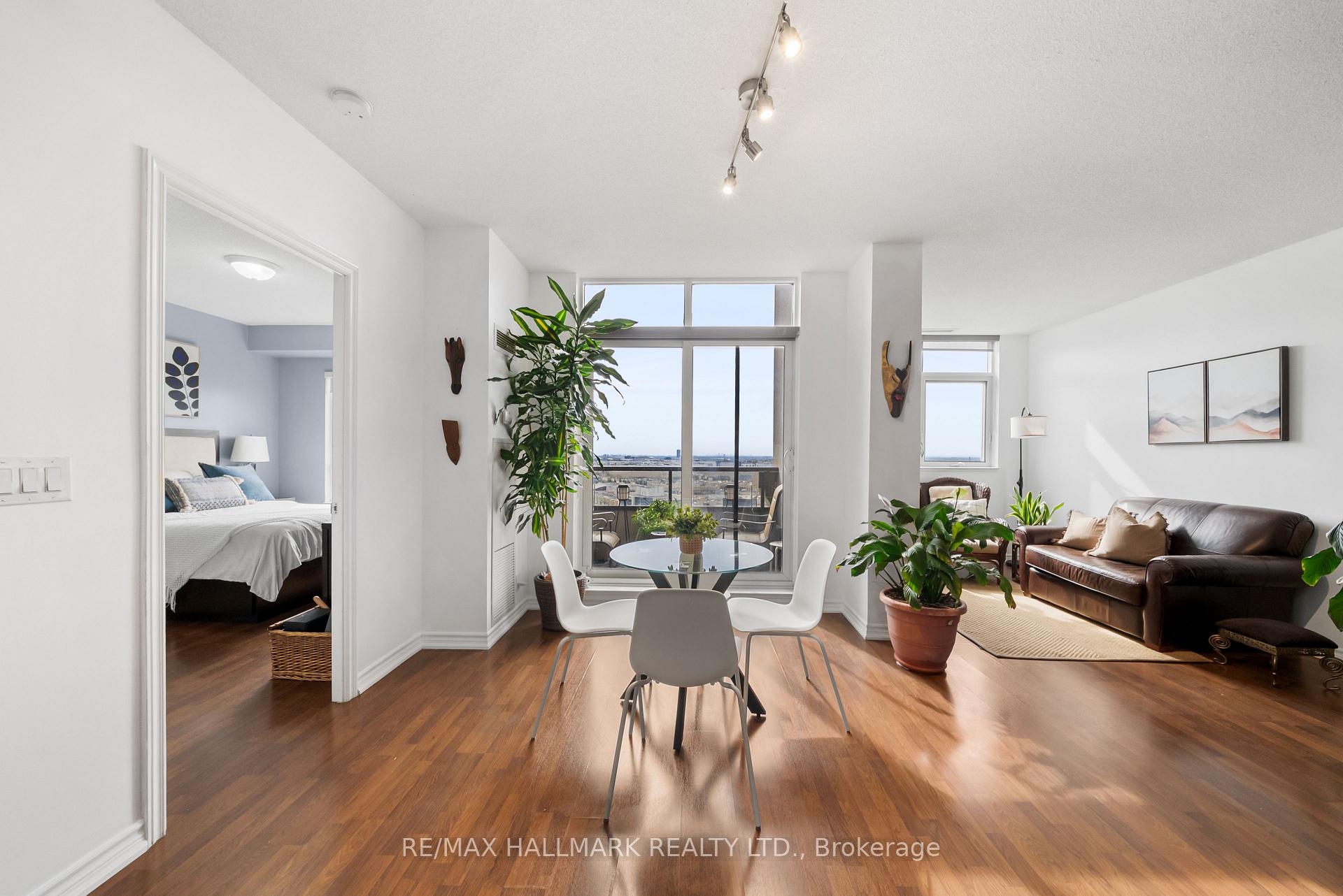 9235 Jane Street 1609