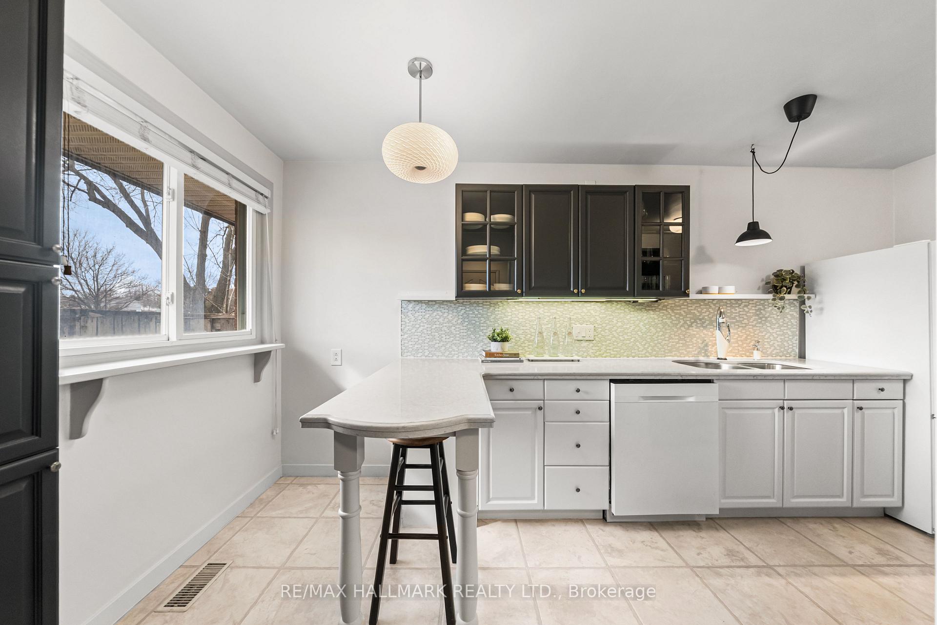 619 Timber Lane, Burlington, ON L7L 4B1, Burlington ON, L7L 4B1