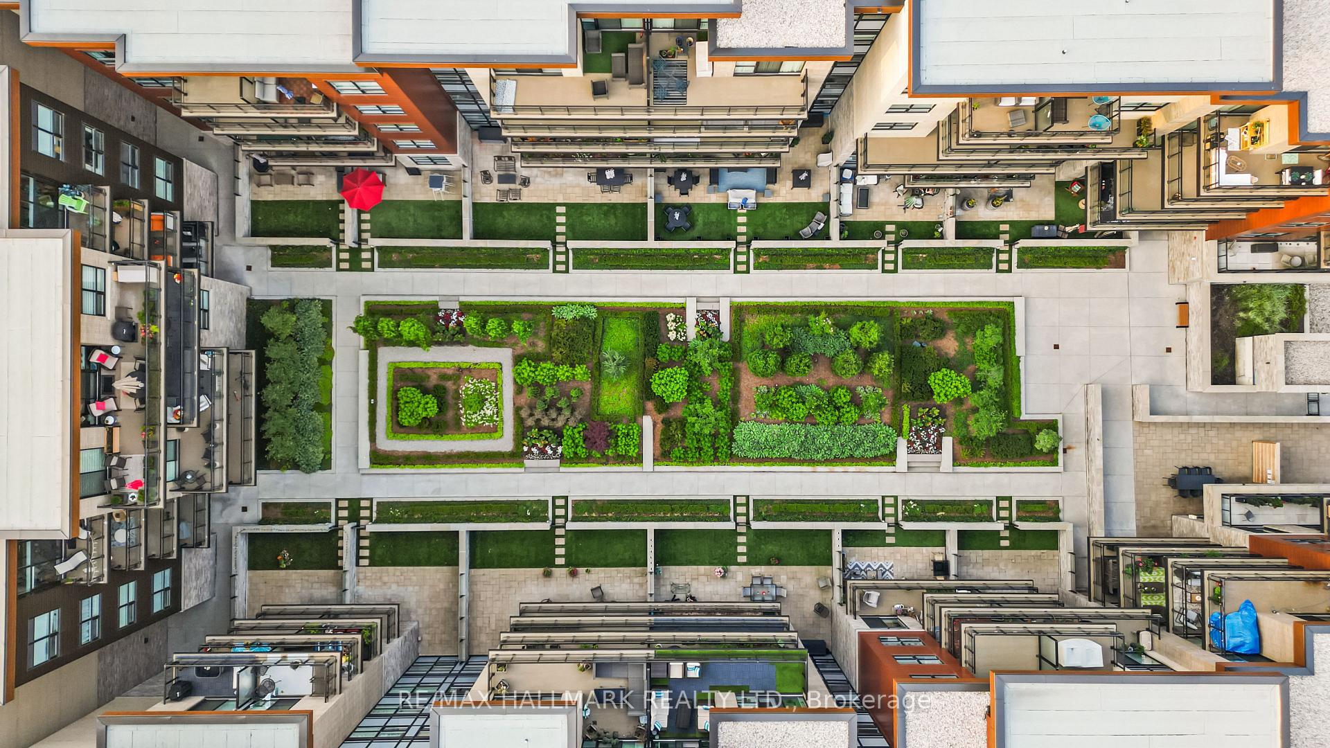 1575 Lakeshore Road W 111