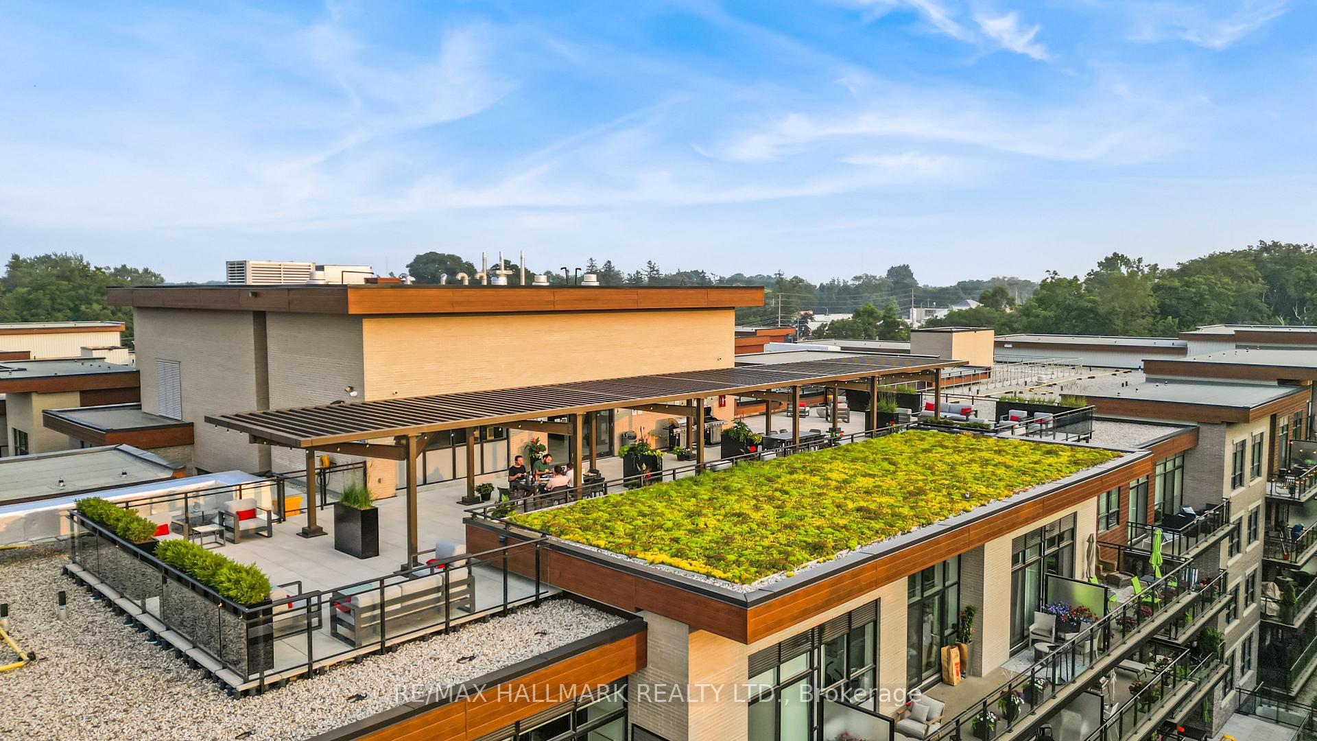 1575 Lakeshore Road W 111