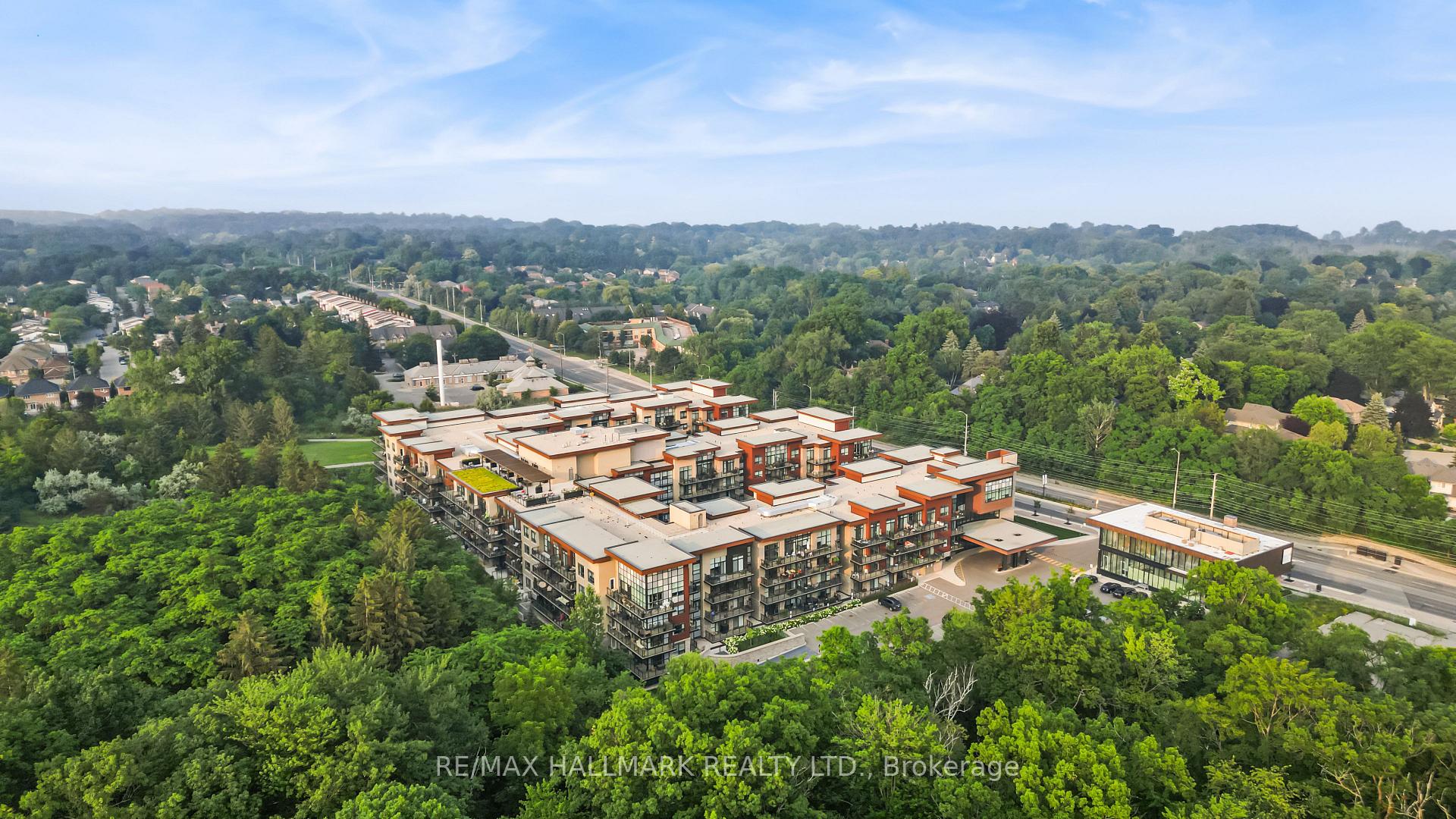 1575 Lakeshore Road W 111