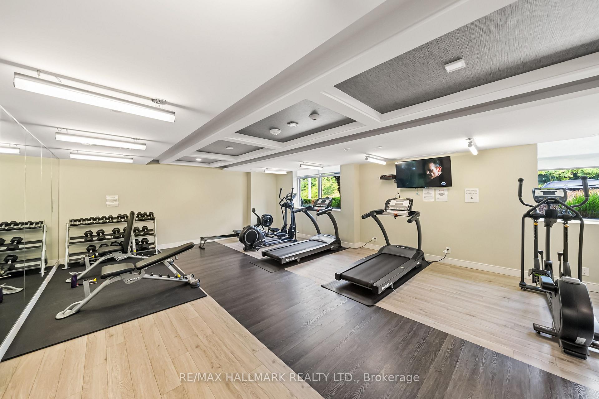 1575 Lakeshore Road W 111