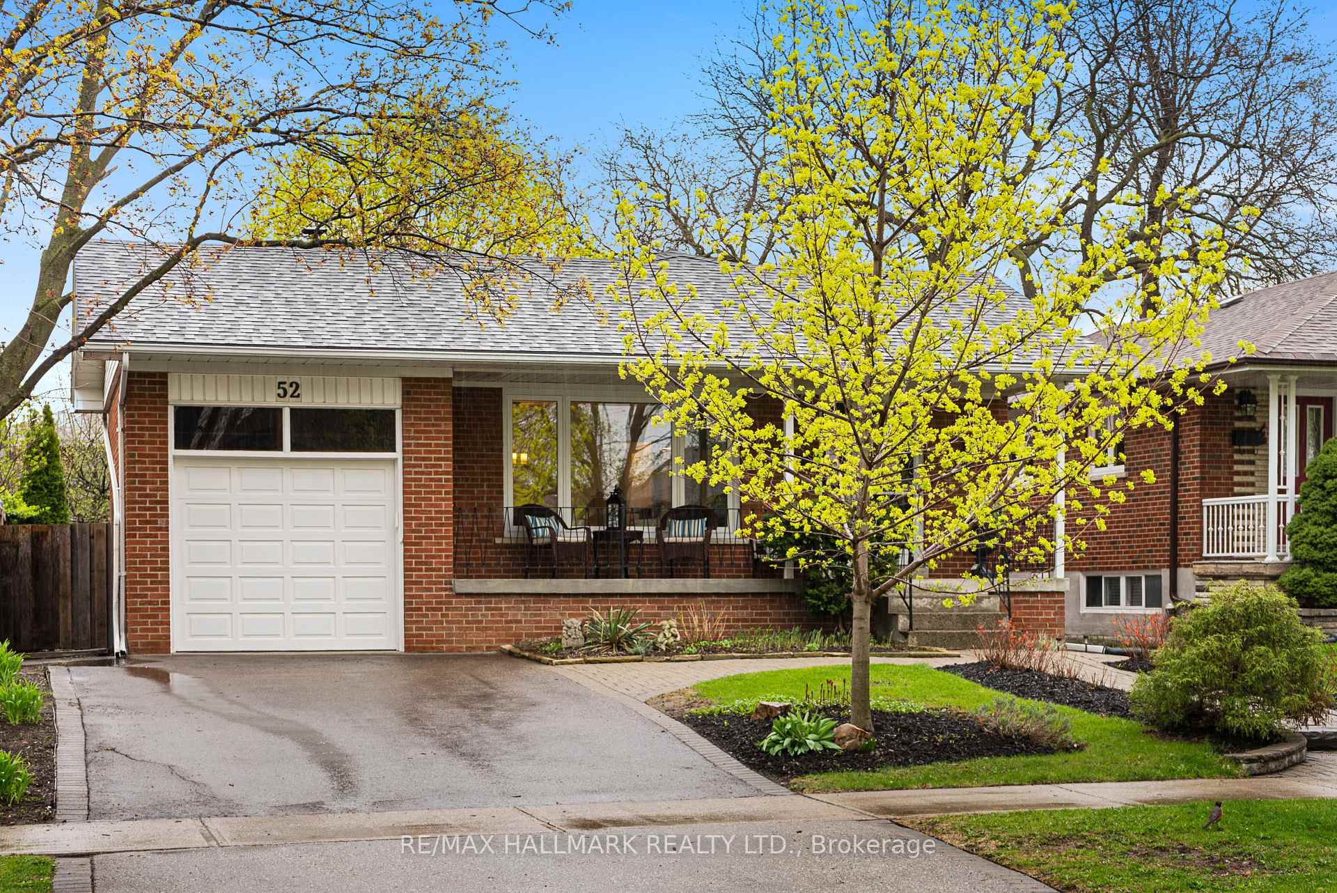 52 Richland Crescent