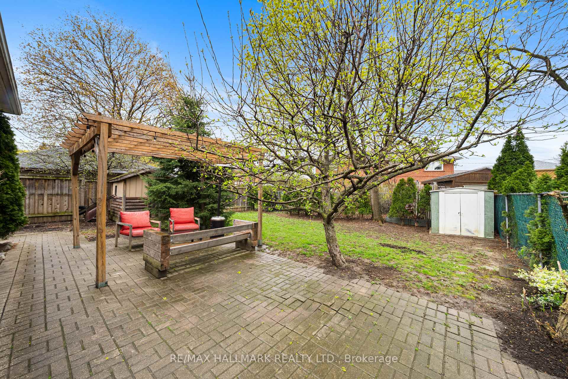 52 Richland Crescent