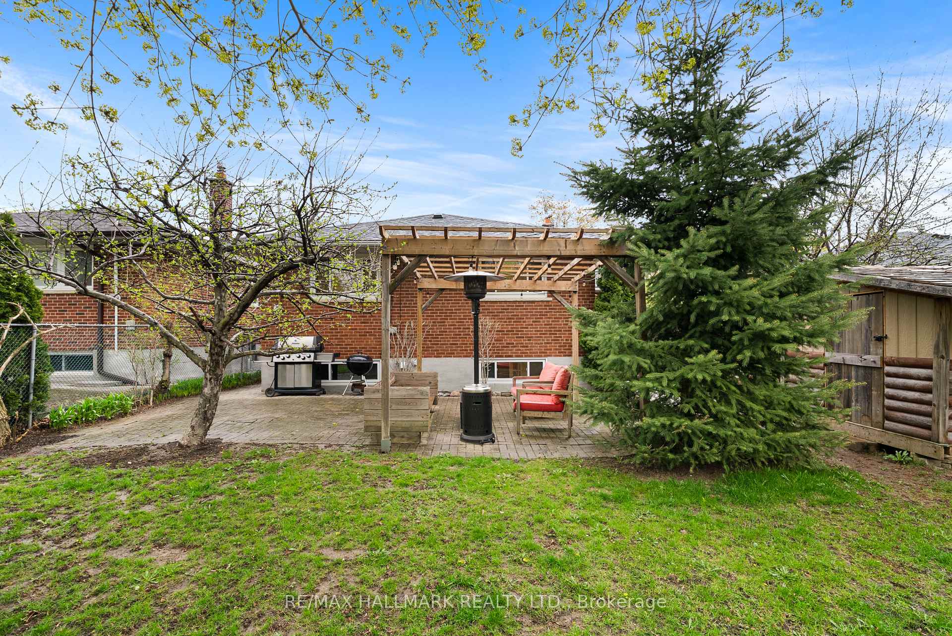 52 Richland Crescent