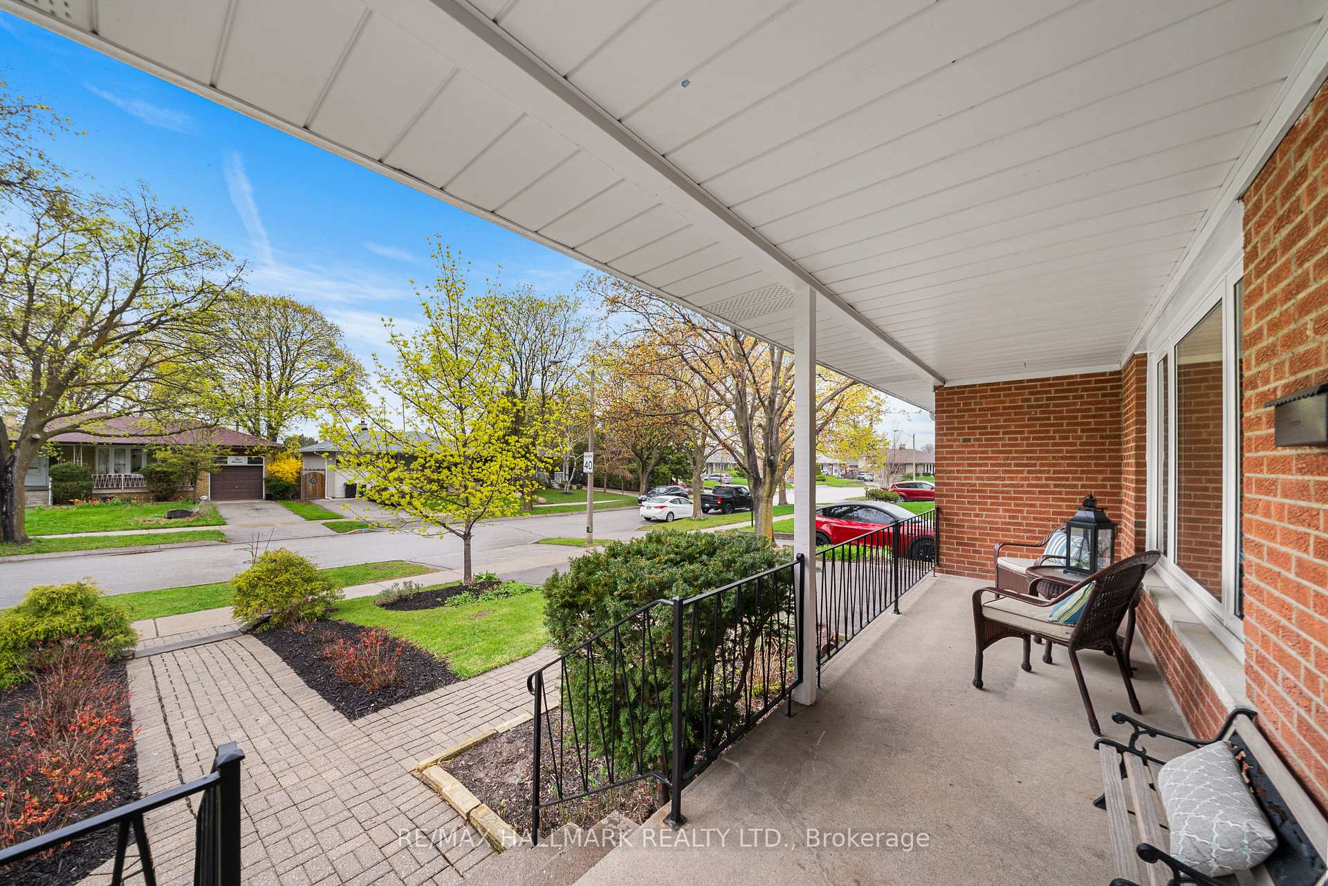 52 Richland Crescent