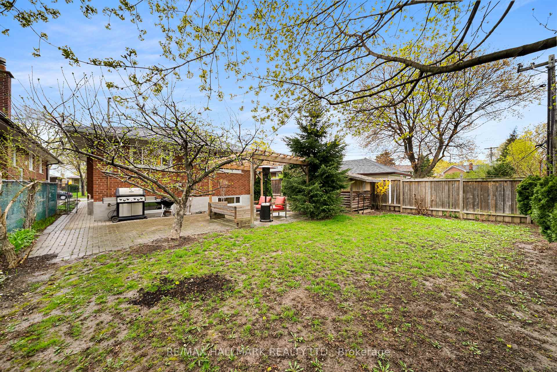 52 Richland Crescent