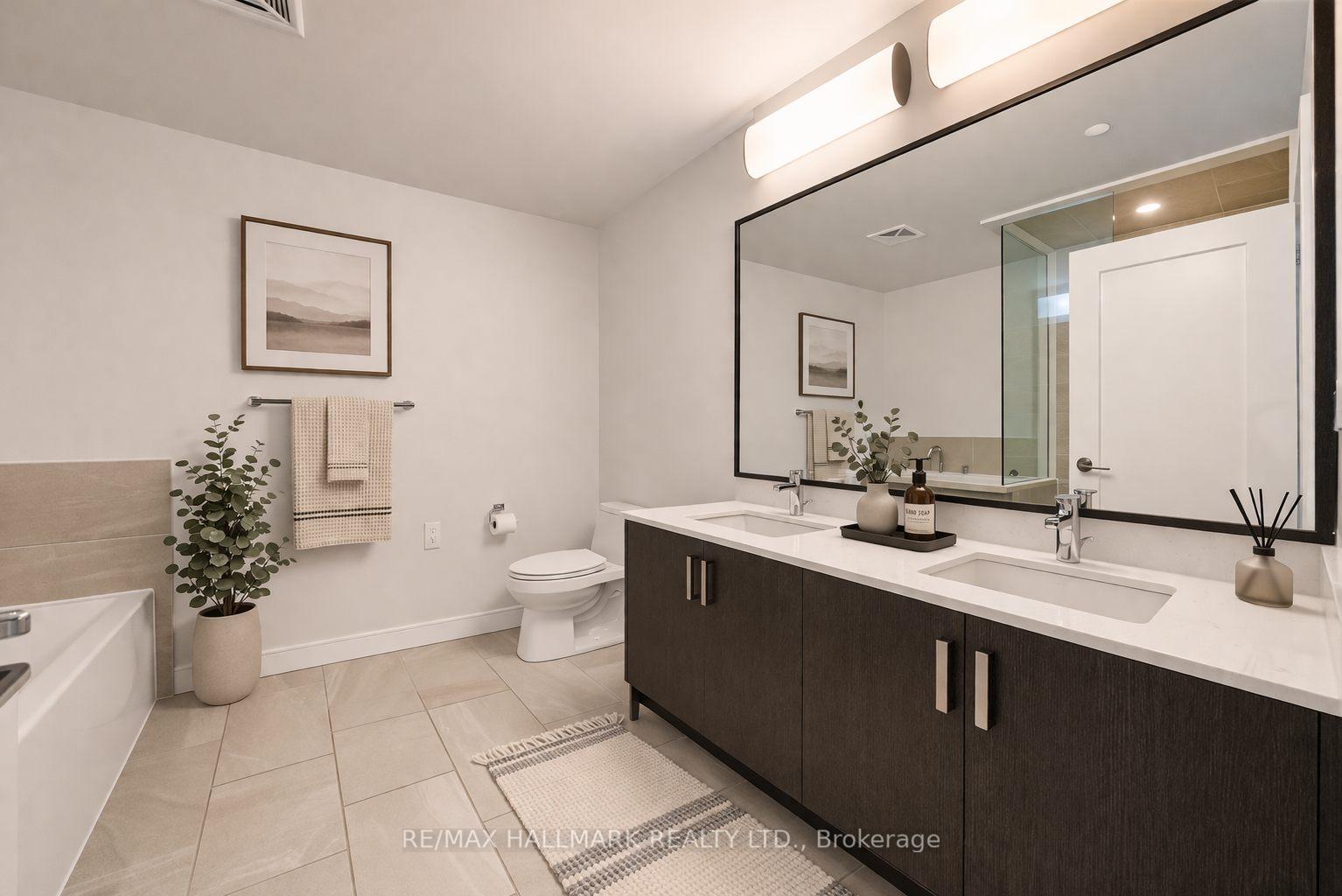 1575 Lakeshore Road W 111