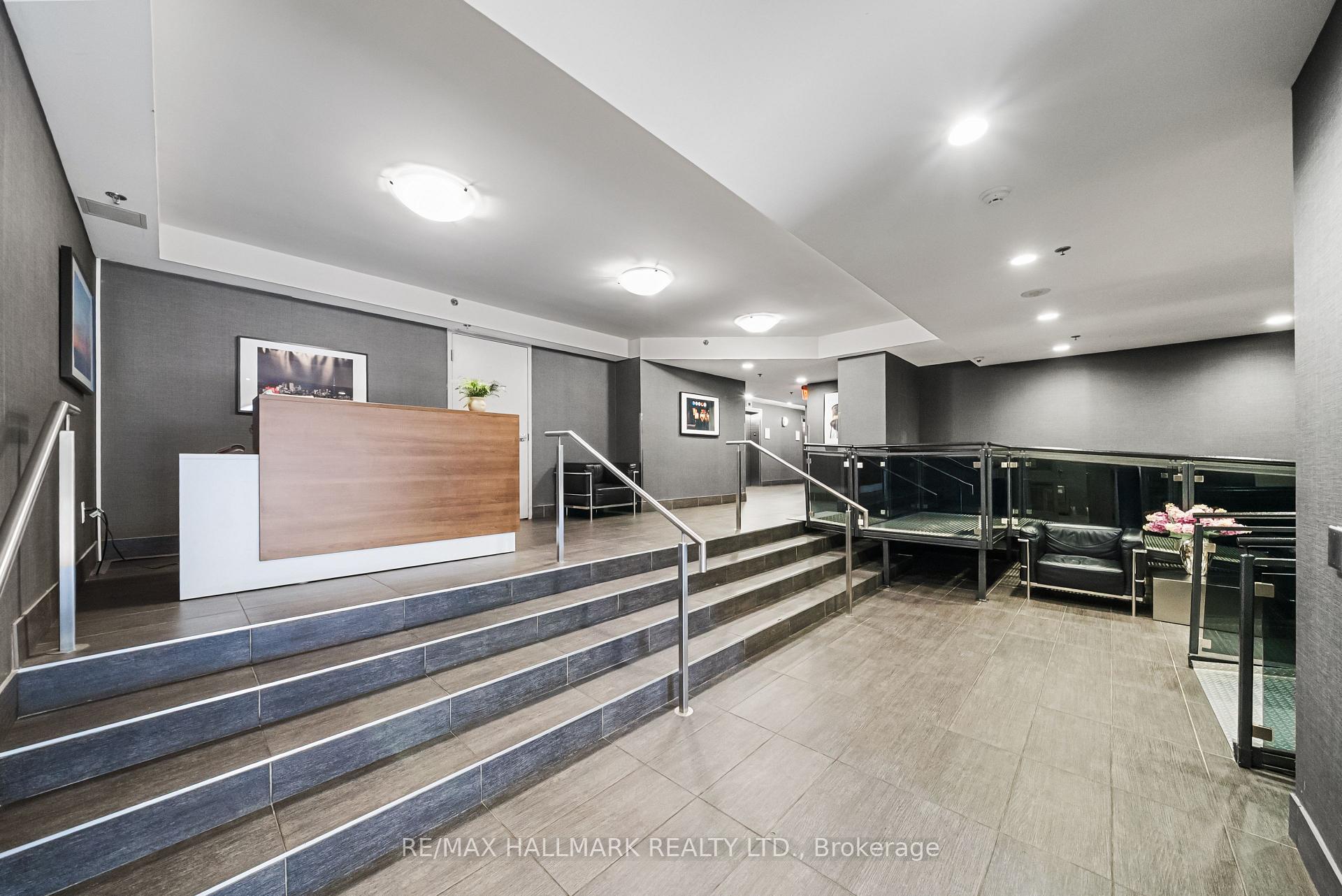 816 Lansdowne Avenue 103