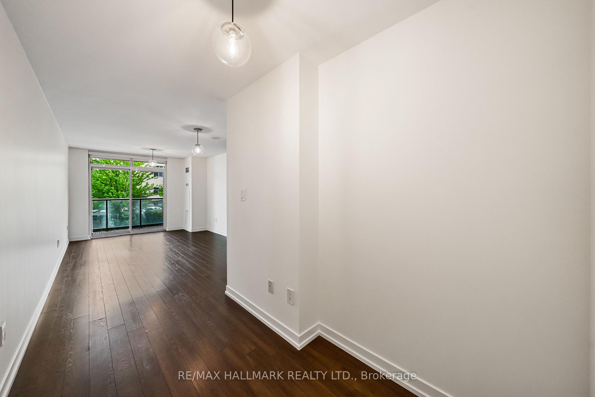816 Lansdowne Avenue 103
