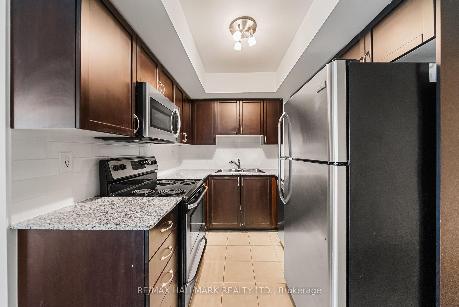 816 Lansdowne Avenue 103