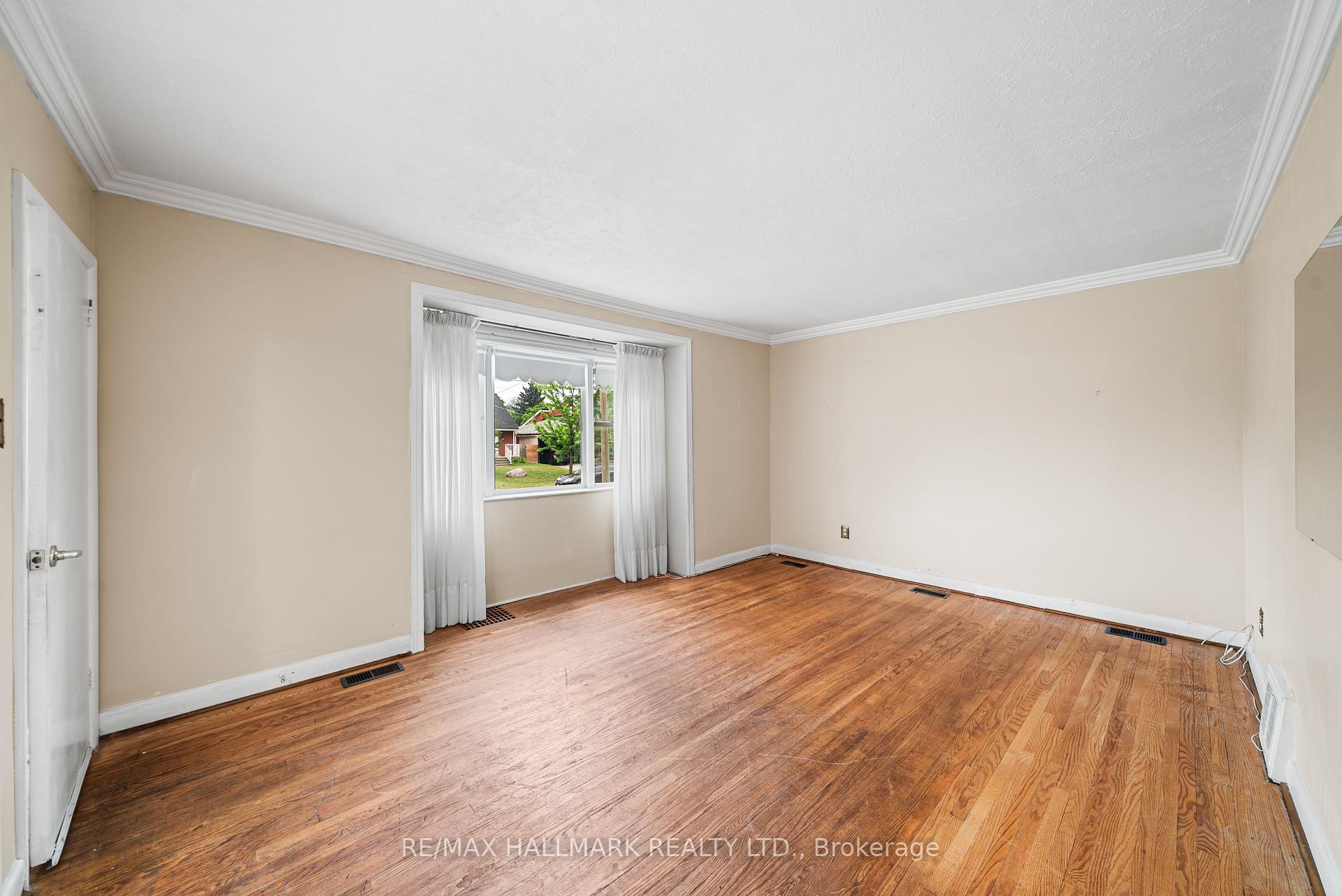 27 Sunray Crescent, Toronto