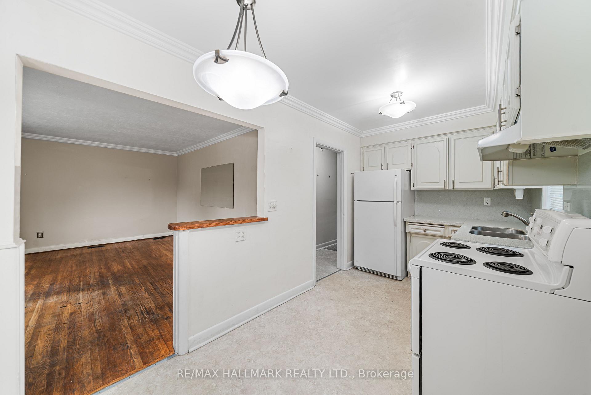 27 Sunray Crescent, Toronto
