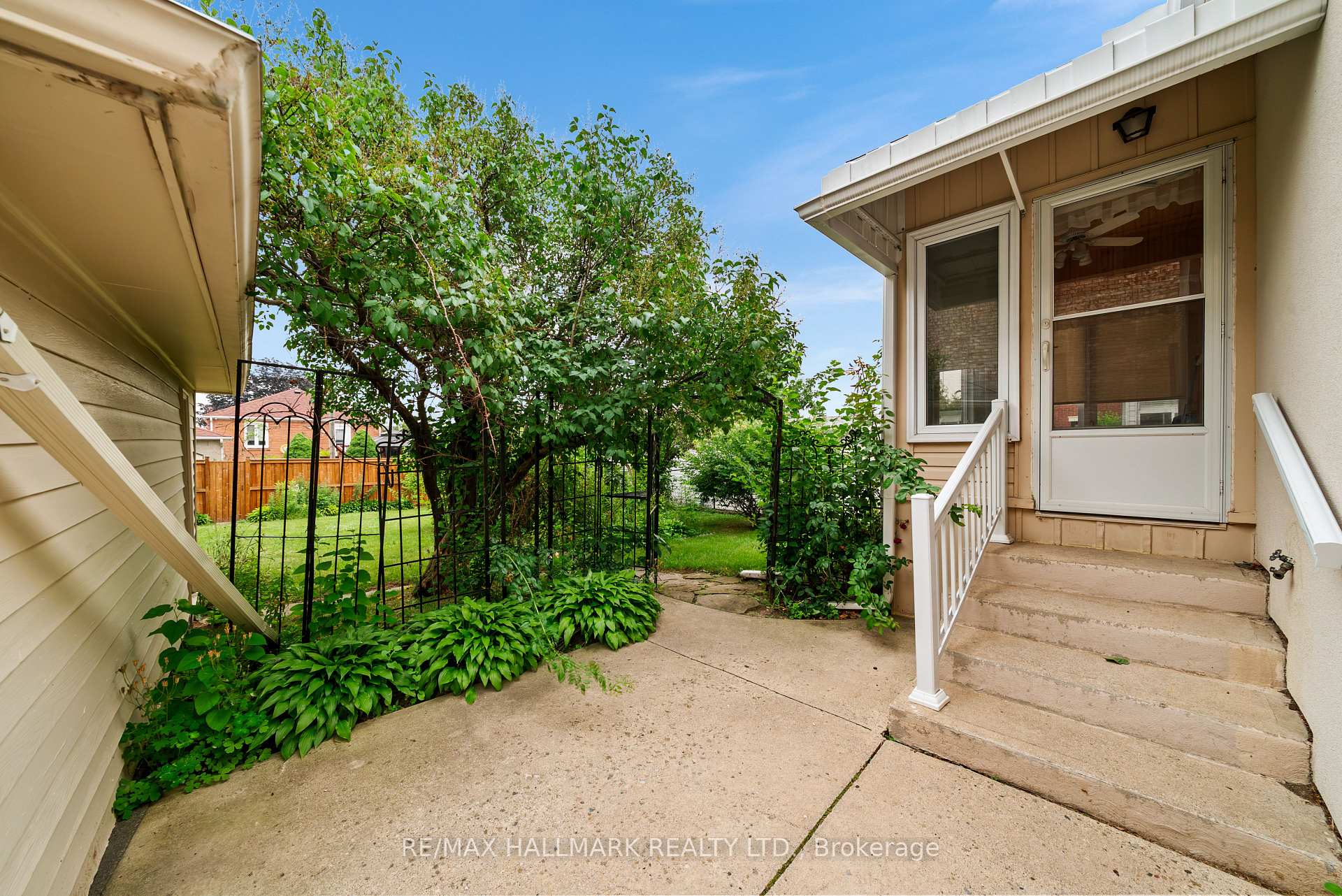 27 Sunray Crescent, Toronto