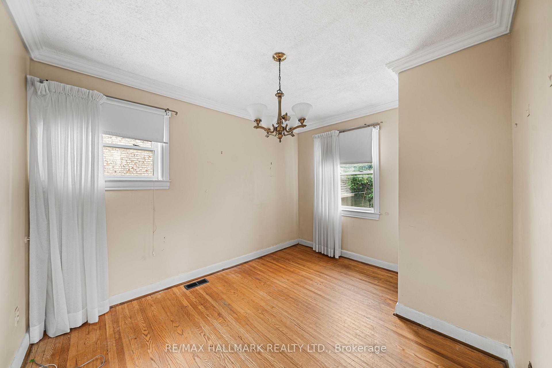 27 Sunray Crescent, Toronto