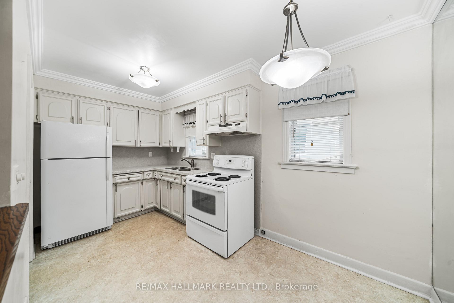27 Sunray Crescent, Toronto