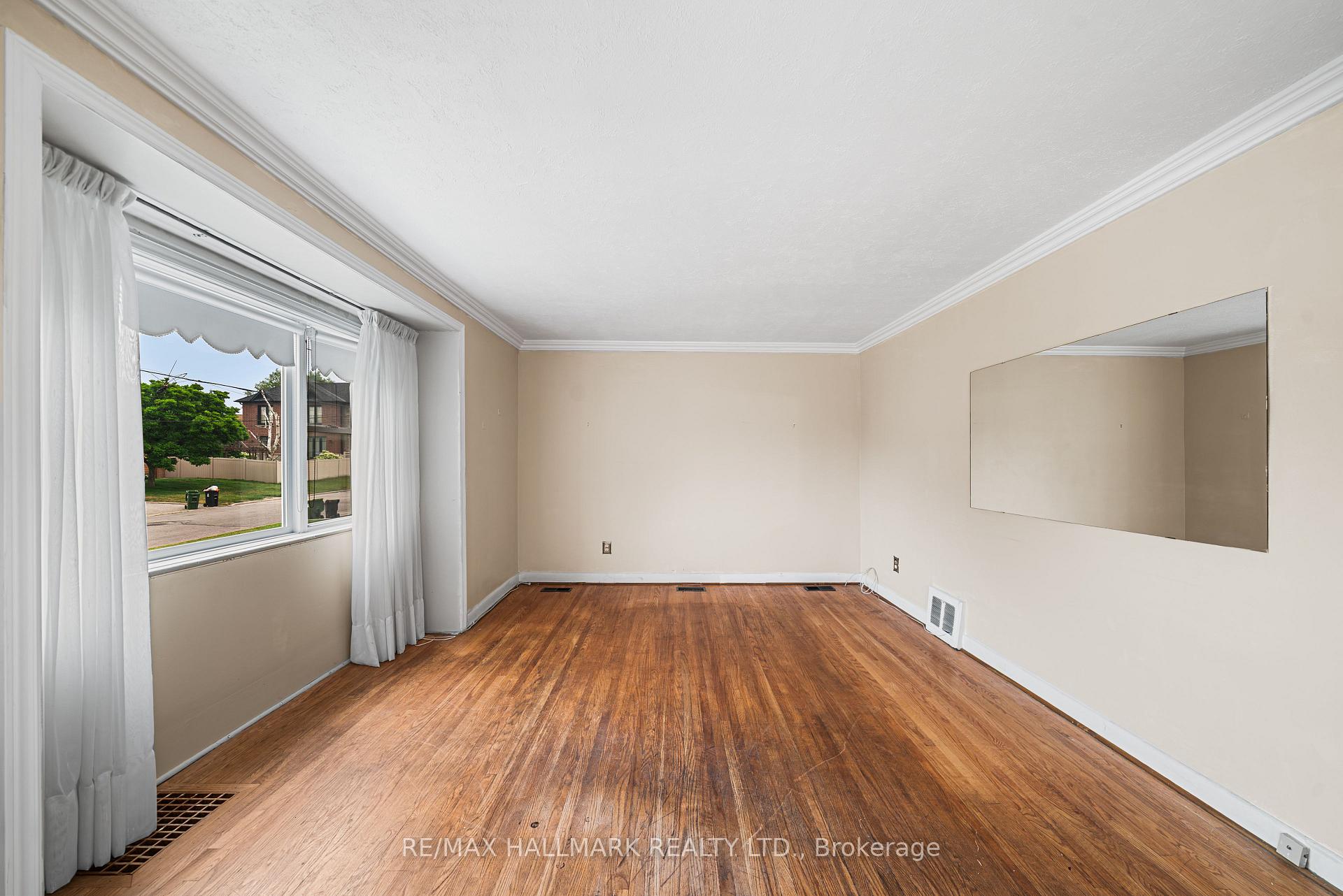 27 Sunray Crescent, Toronto
