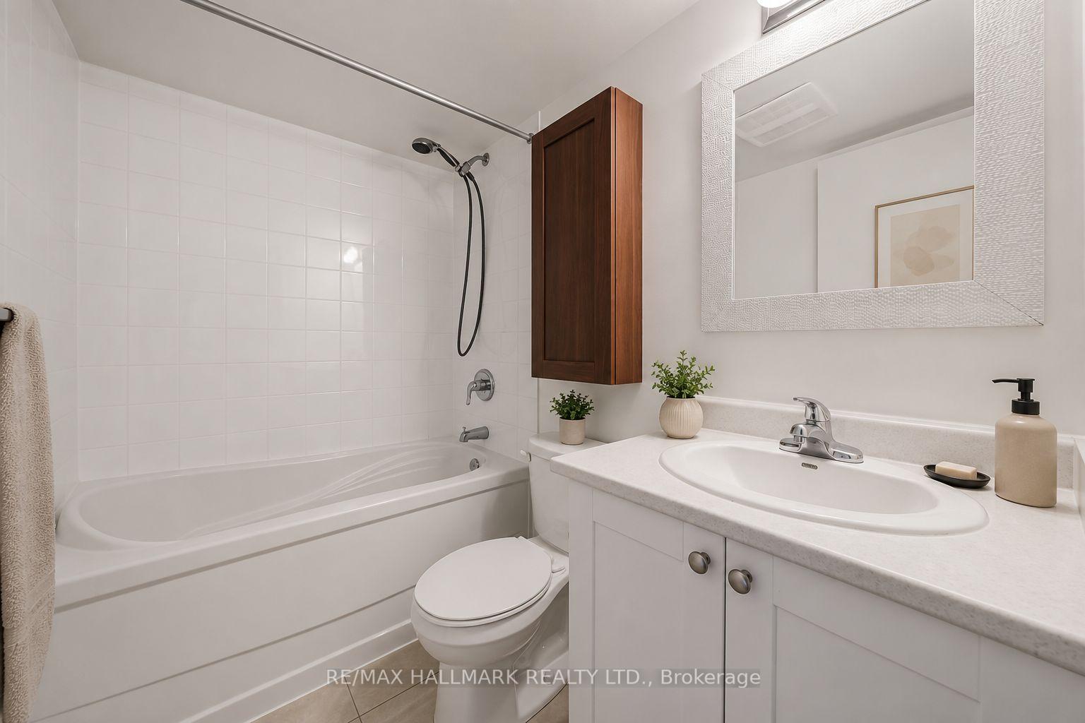 816 Lansdowne Avenue 103, Toronto Unit: 103