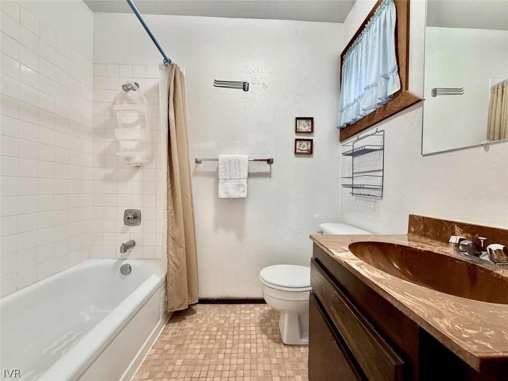 1117 Lucerne Way -