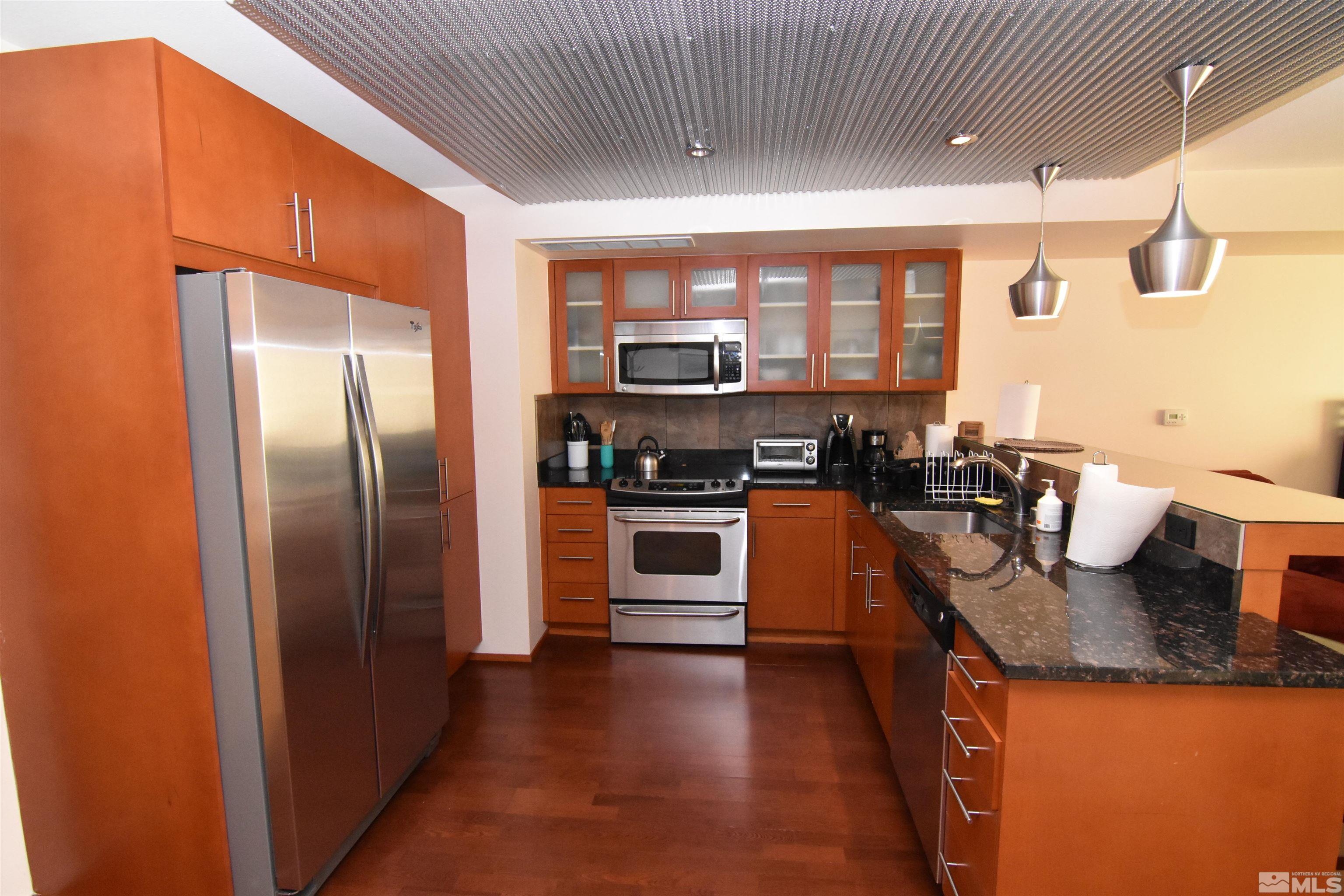 255 N Sierra Street, 2002