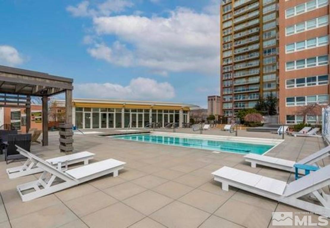 255 N Sierra Street, 2002