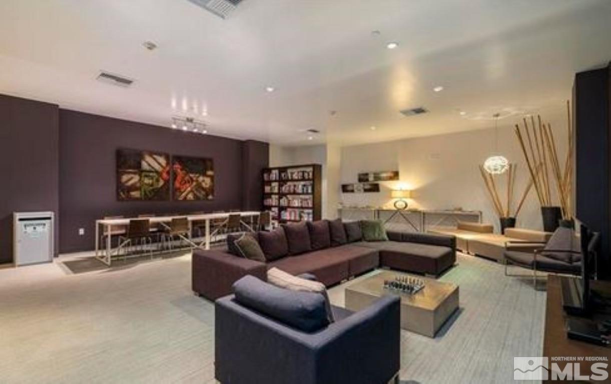 255 N Sierra Street, 2002