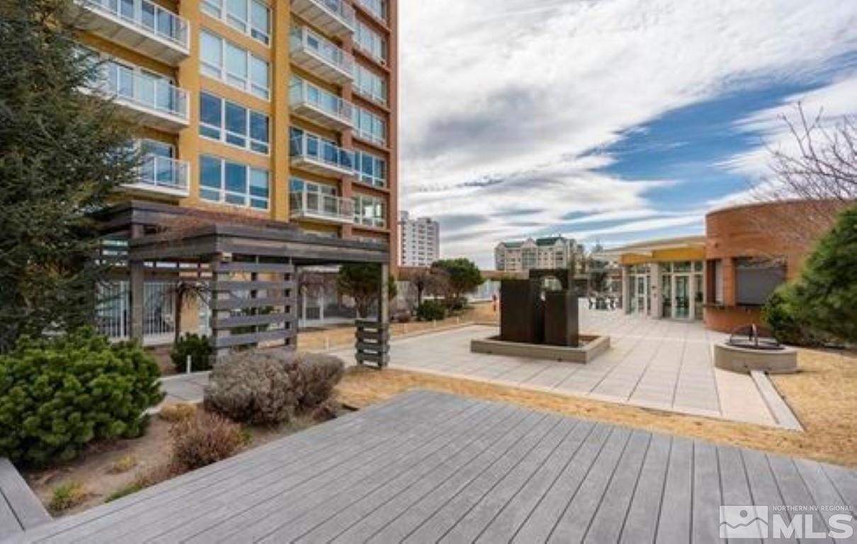 255 N Sierra Street, 2002