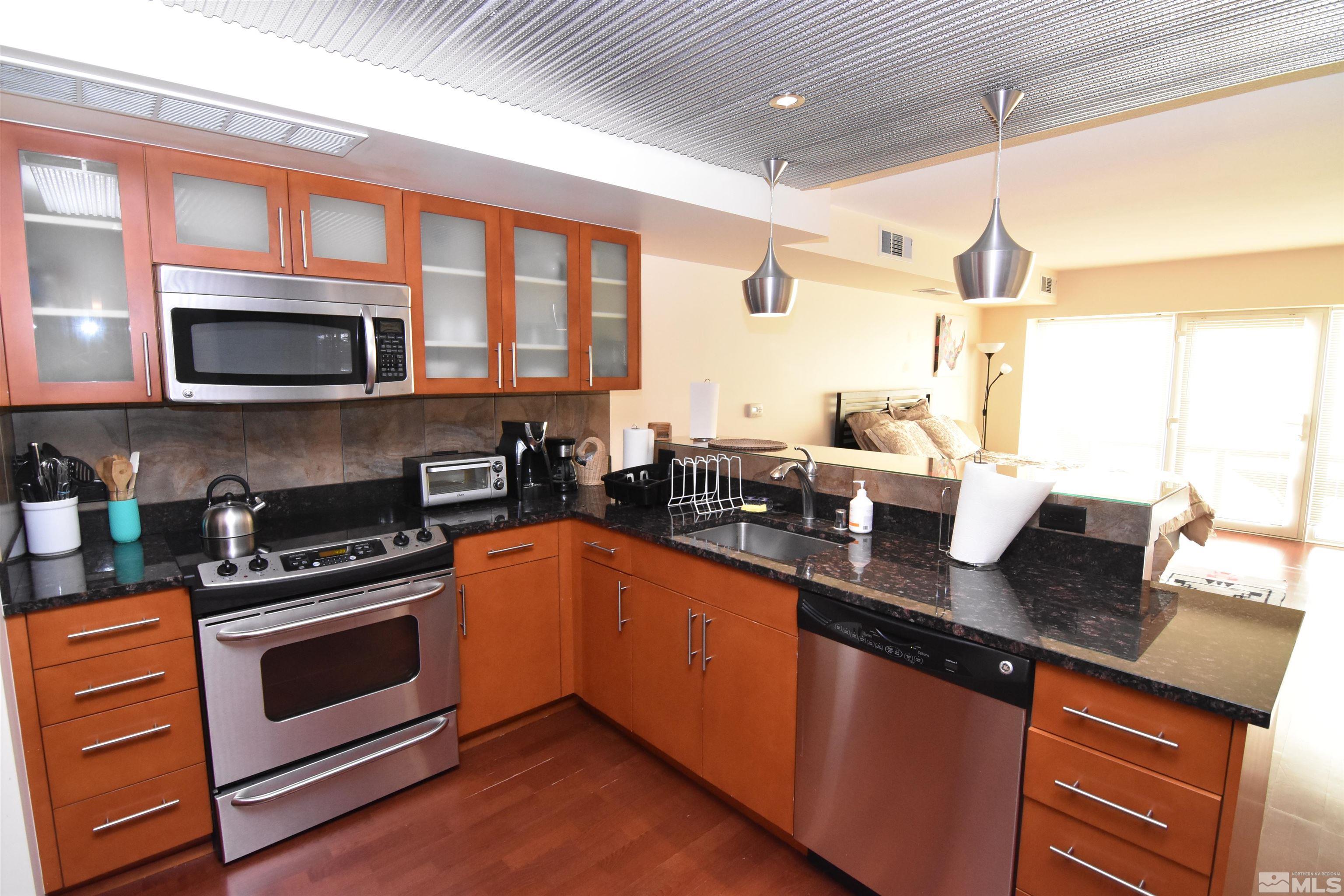 255 N Sierra Street, 2002